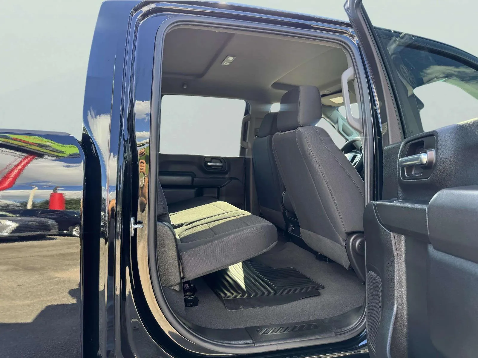 Chevrolet Silverado photo 35