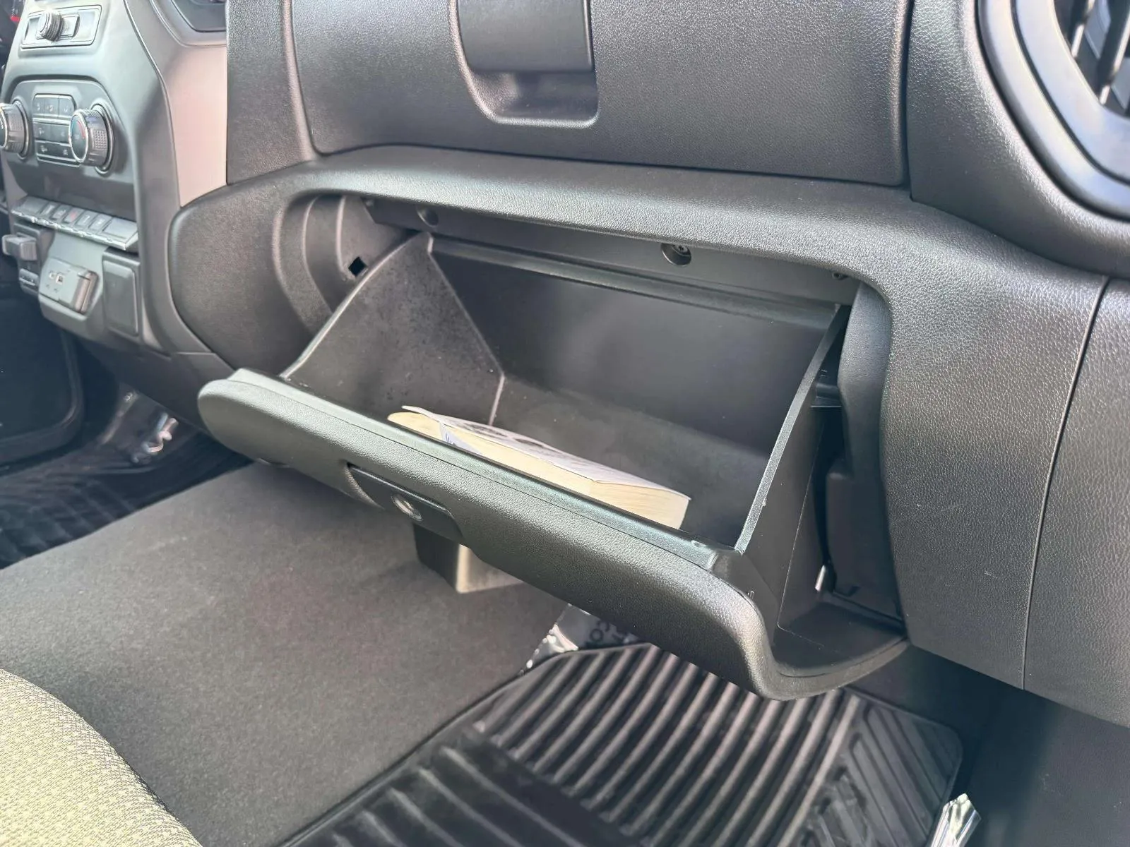 Chevrolet Silverado photo 47