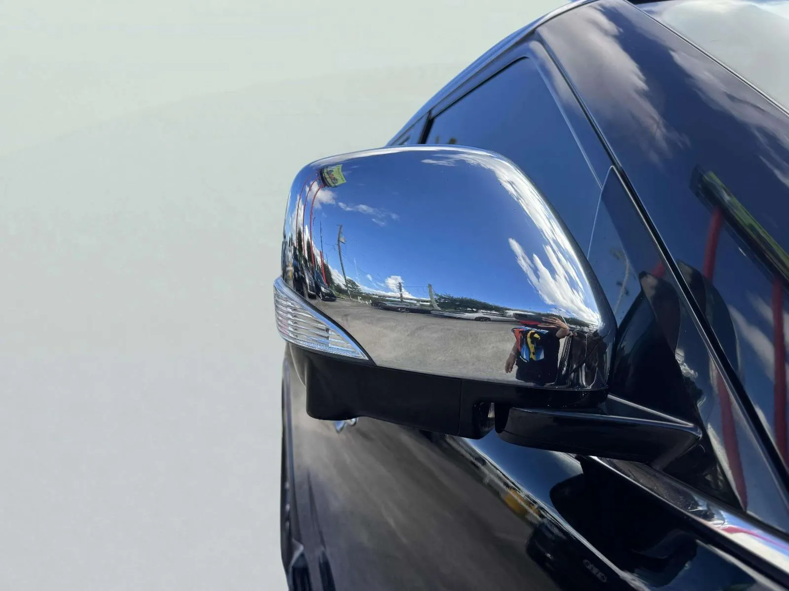 Nissan Armada photo 10