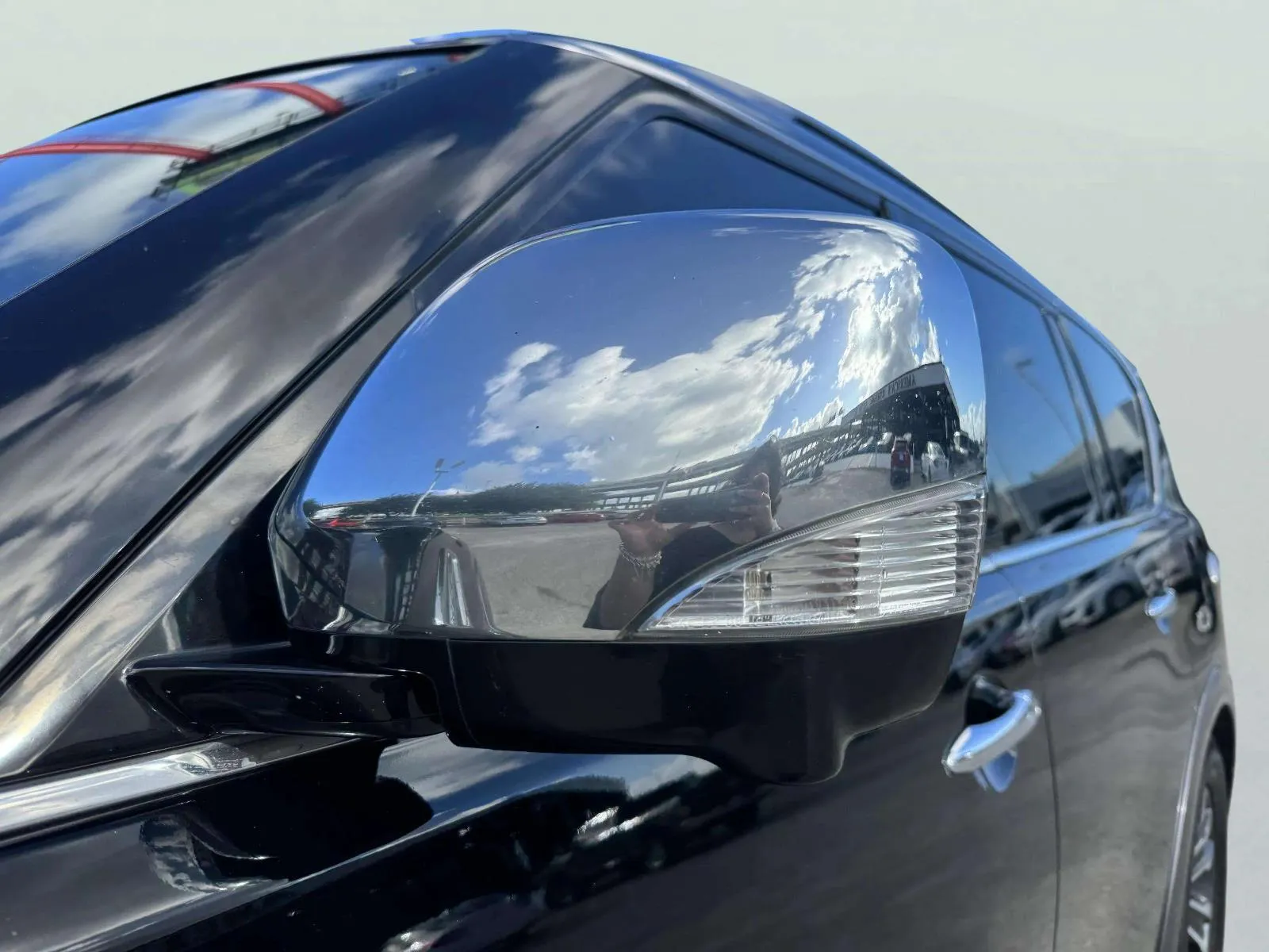 Nissan Armada photo 14