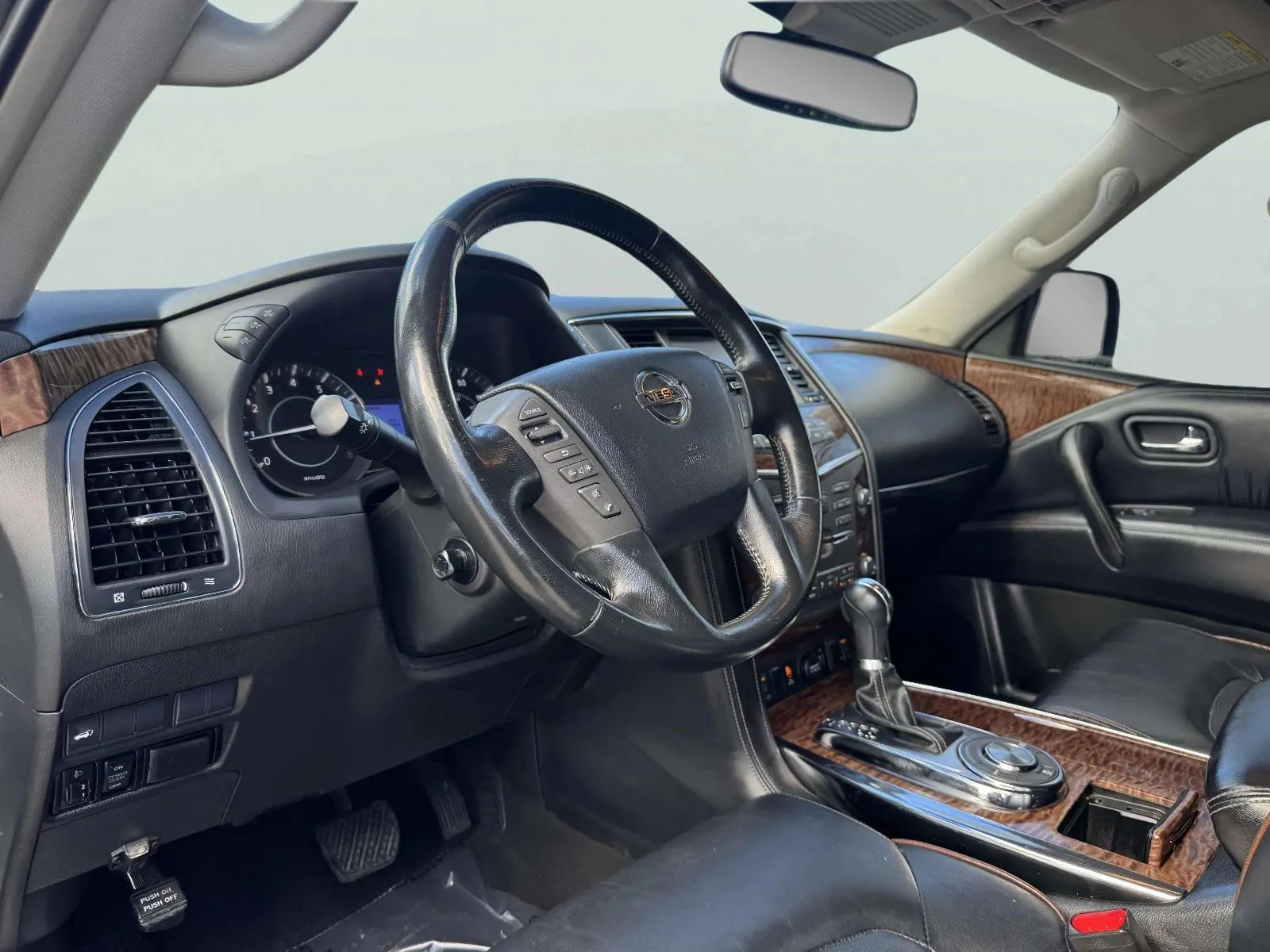 Nissan Armada photo 22