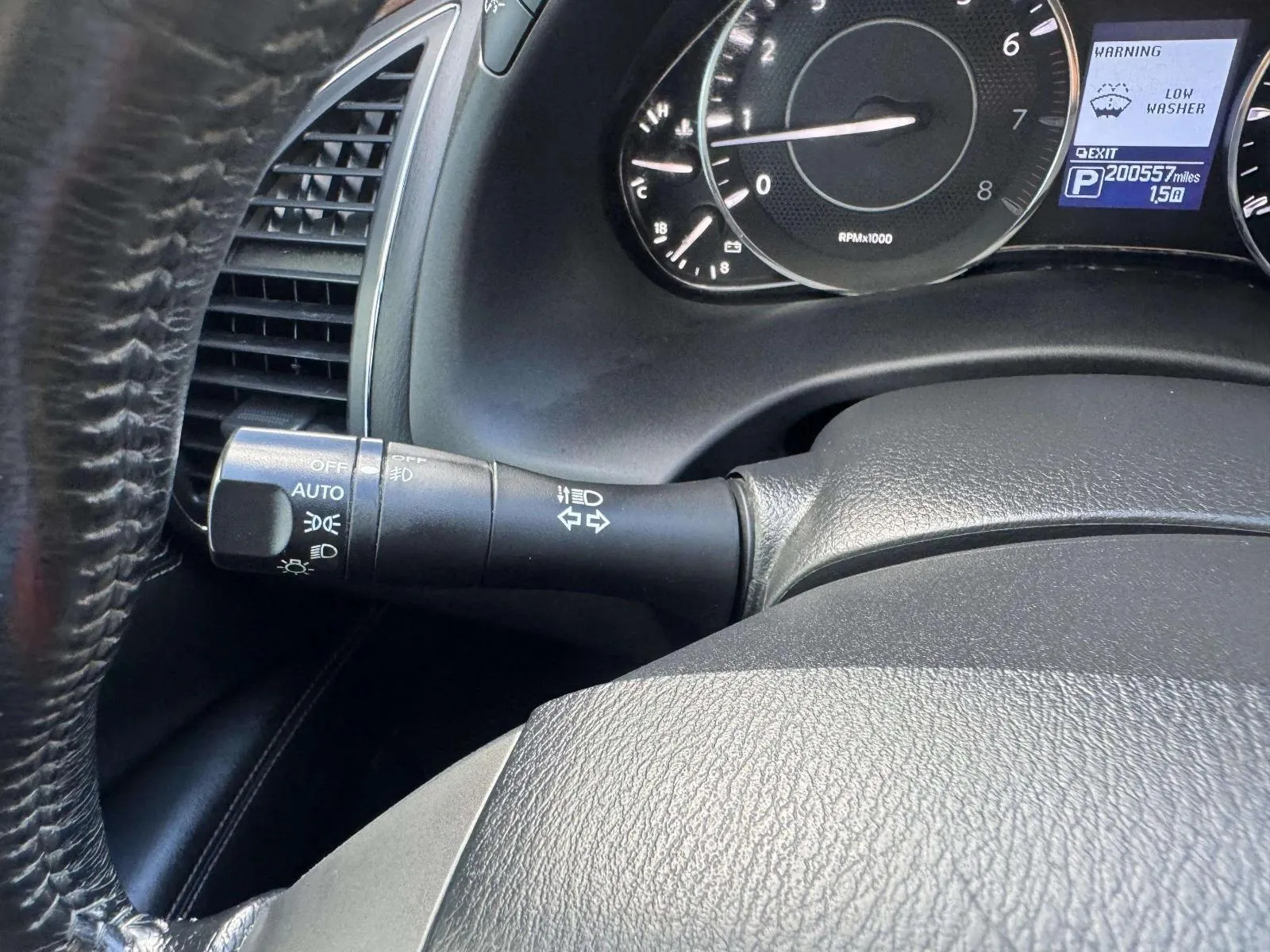 Nissan Armada photo 25