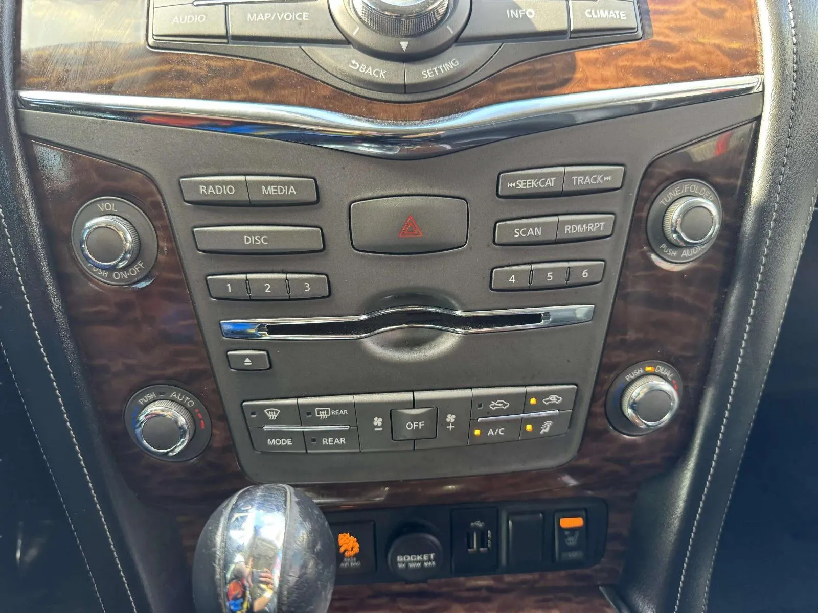 Nissan Armada photo 33