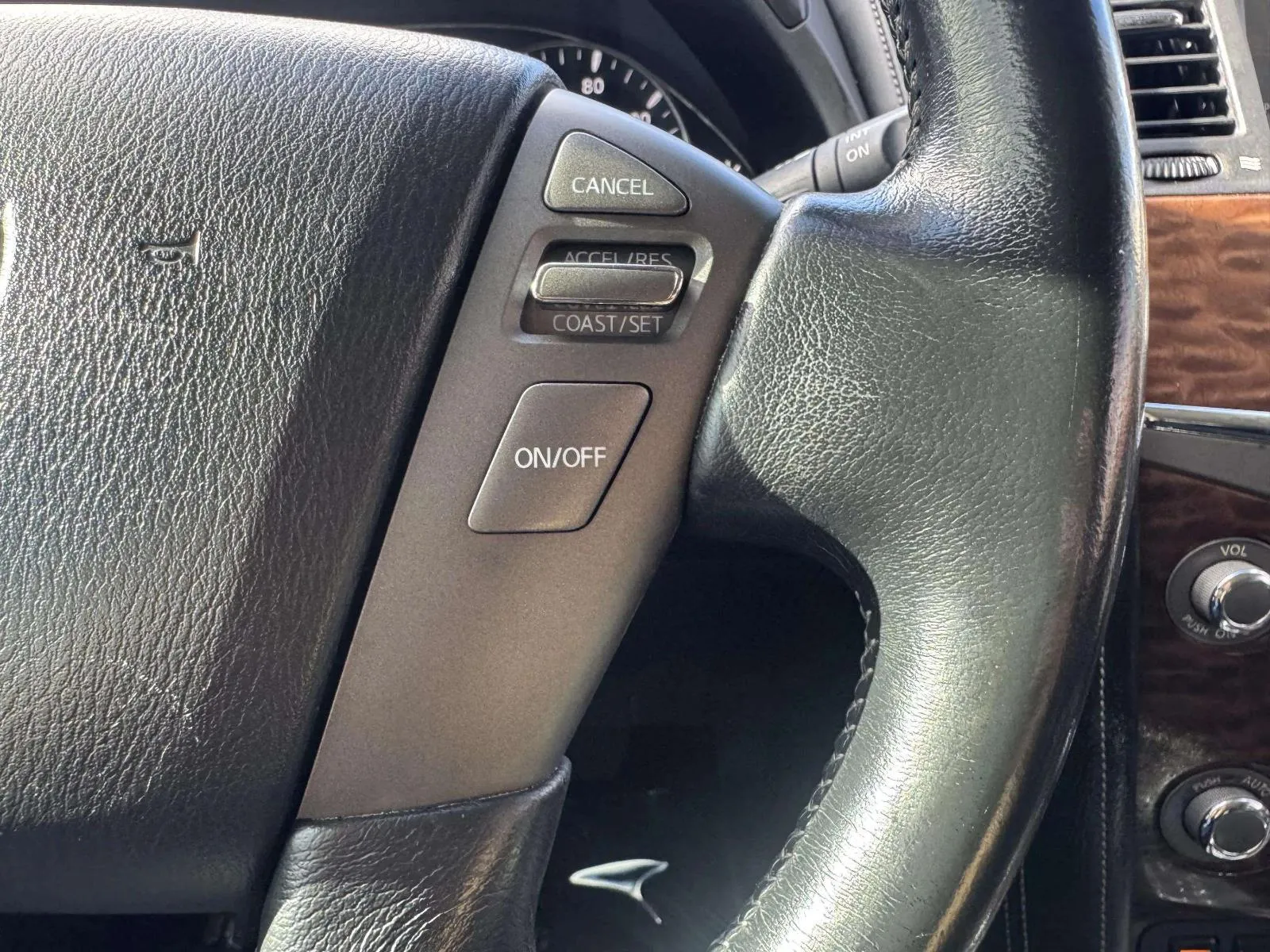 Nissan Armada photo 30