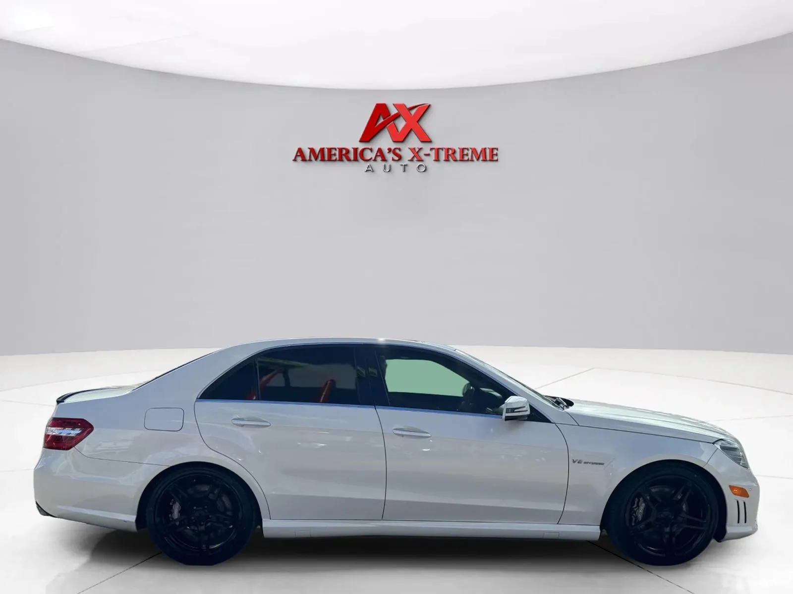 Mercedes-Benz E-Class photo 7