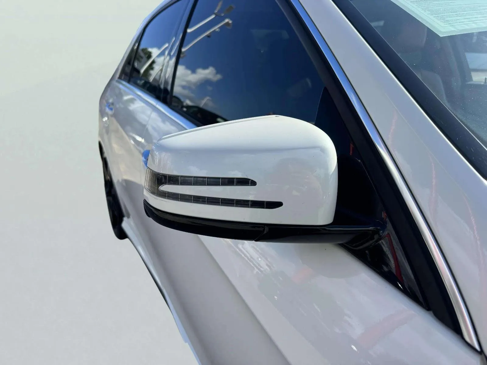 Mercedes-Benz E-Class photo 10