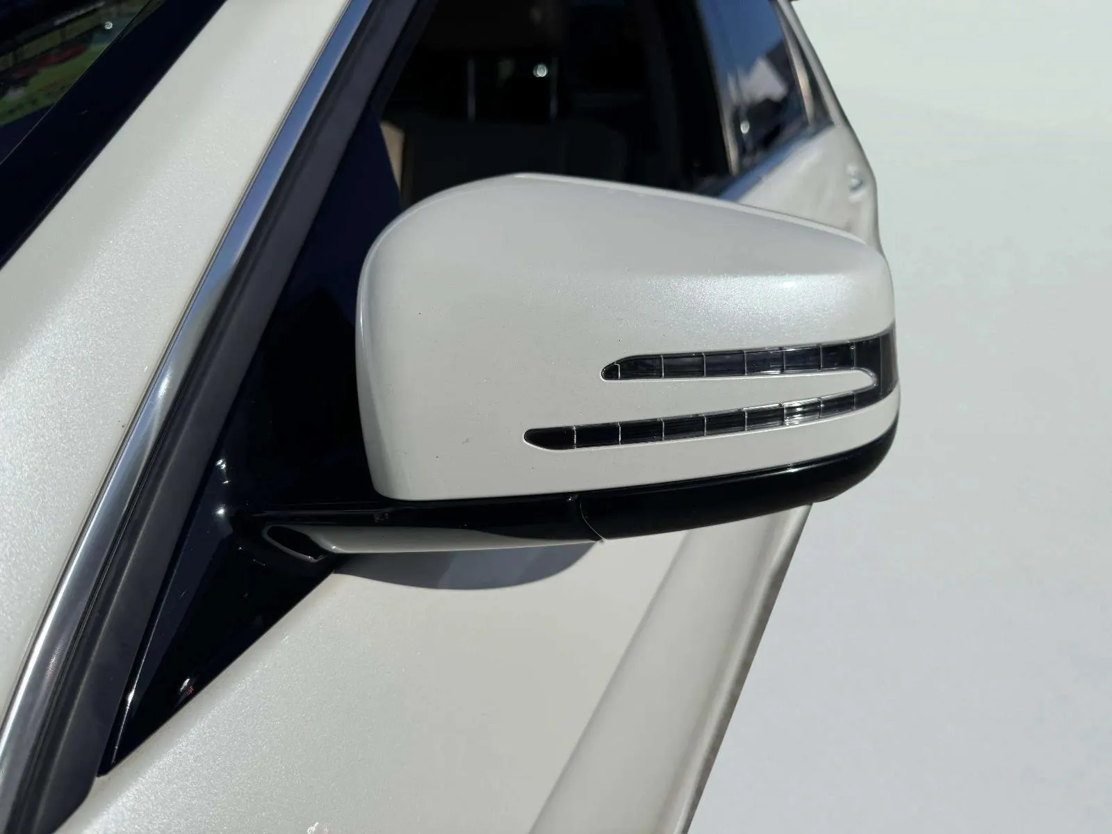 Mercedes-Benz E-Class photo 14