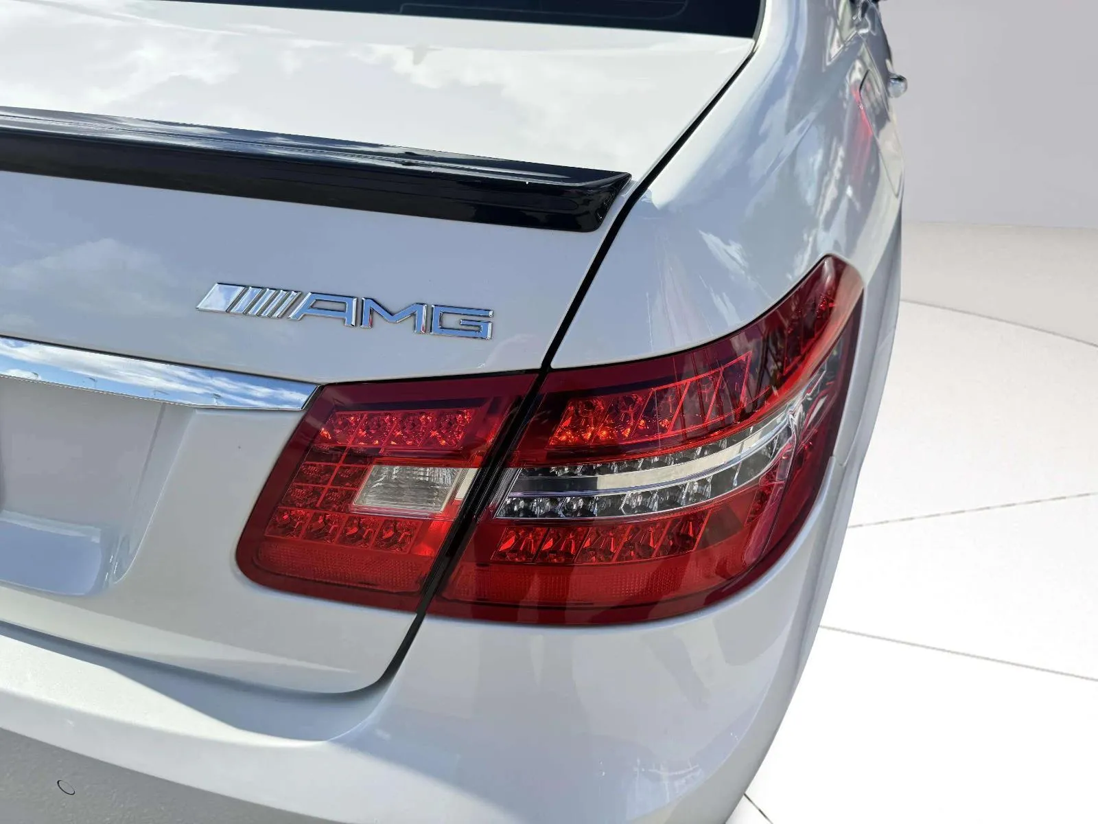 Mercedes-Benz E-Class photo 16