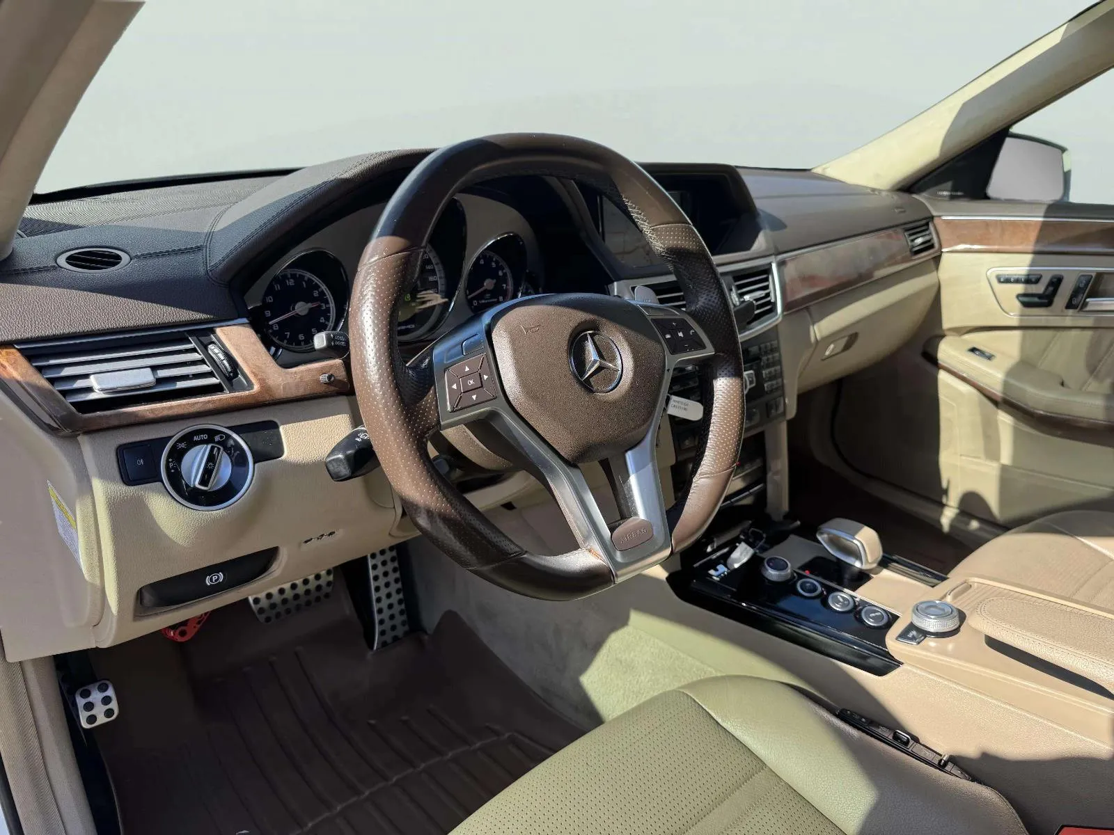 Mercedes-Benz E-Class photo 21