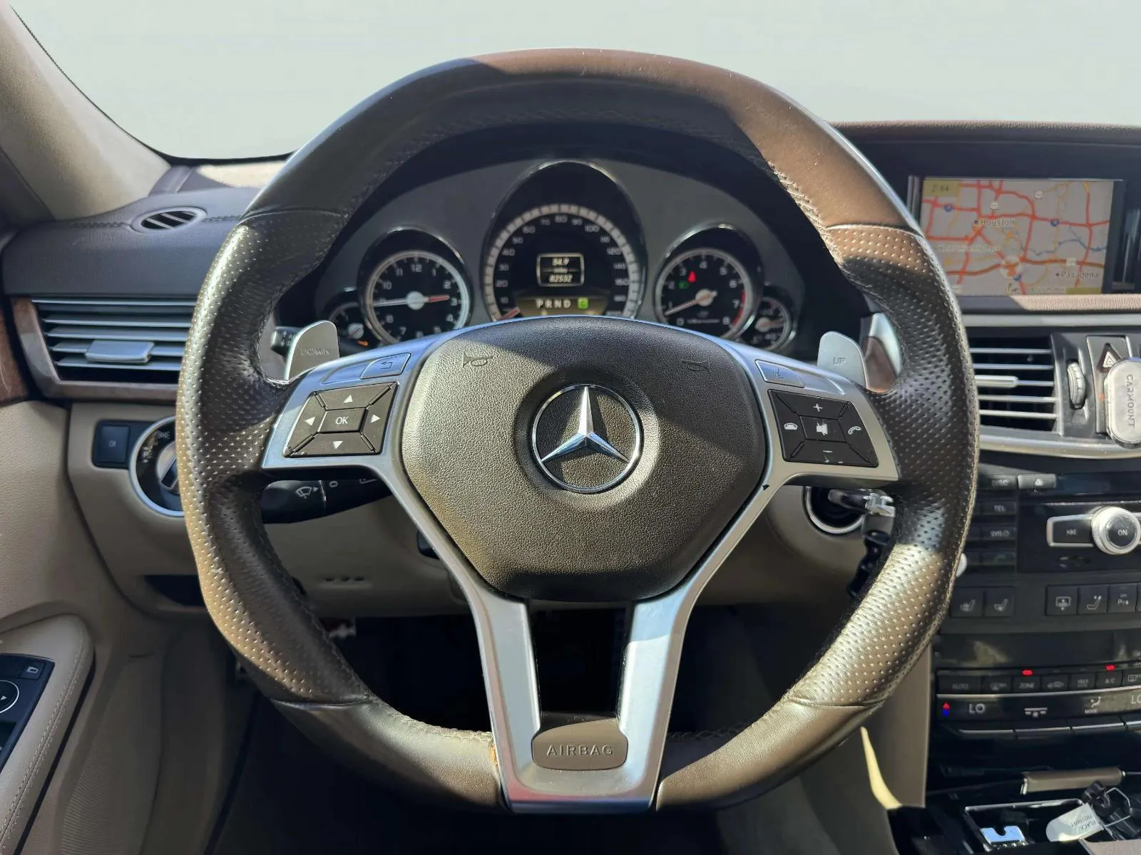Mercedes-Benz E-Class photo 29