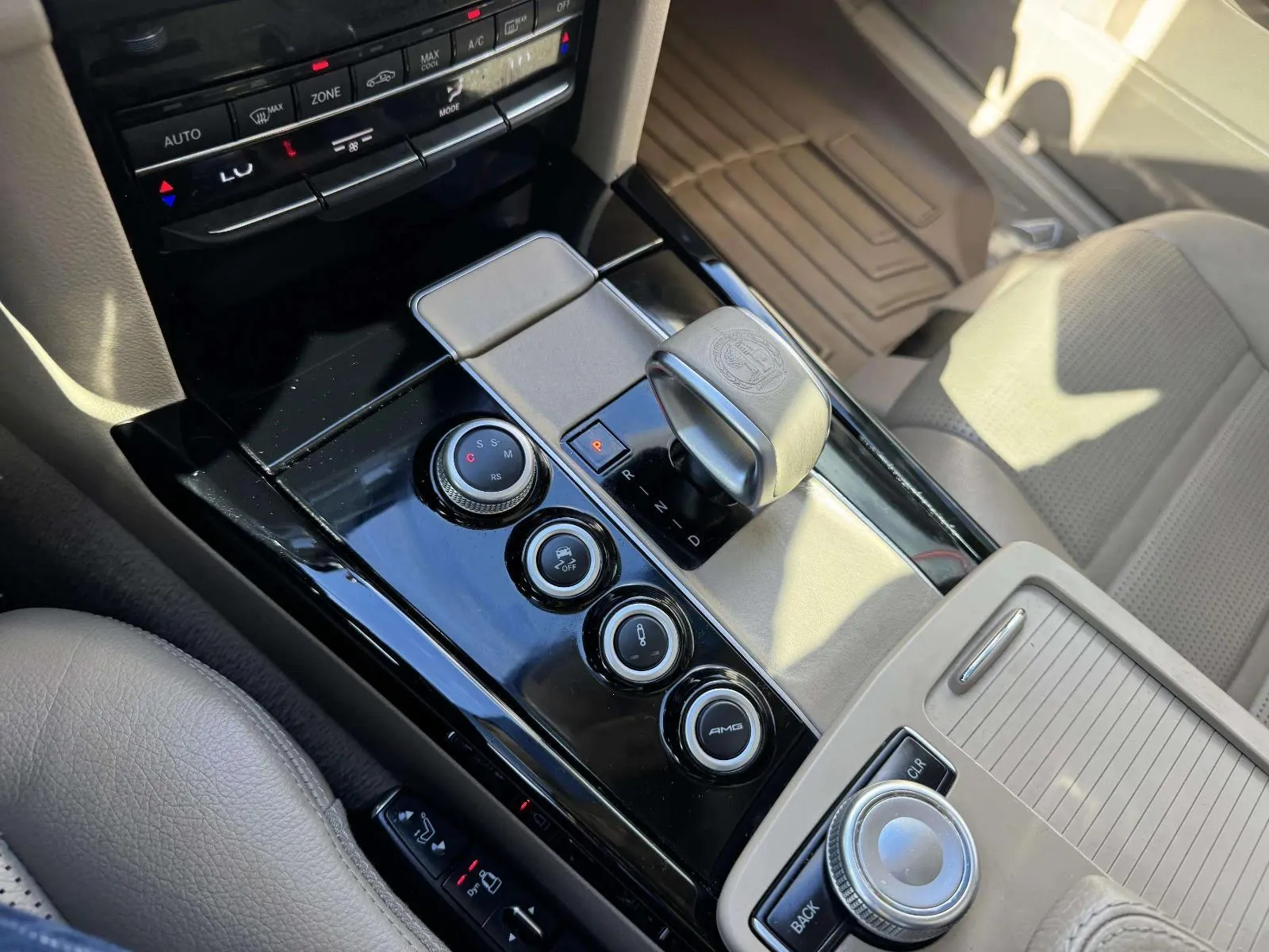 Mercedes-Benz E-Class photo 33