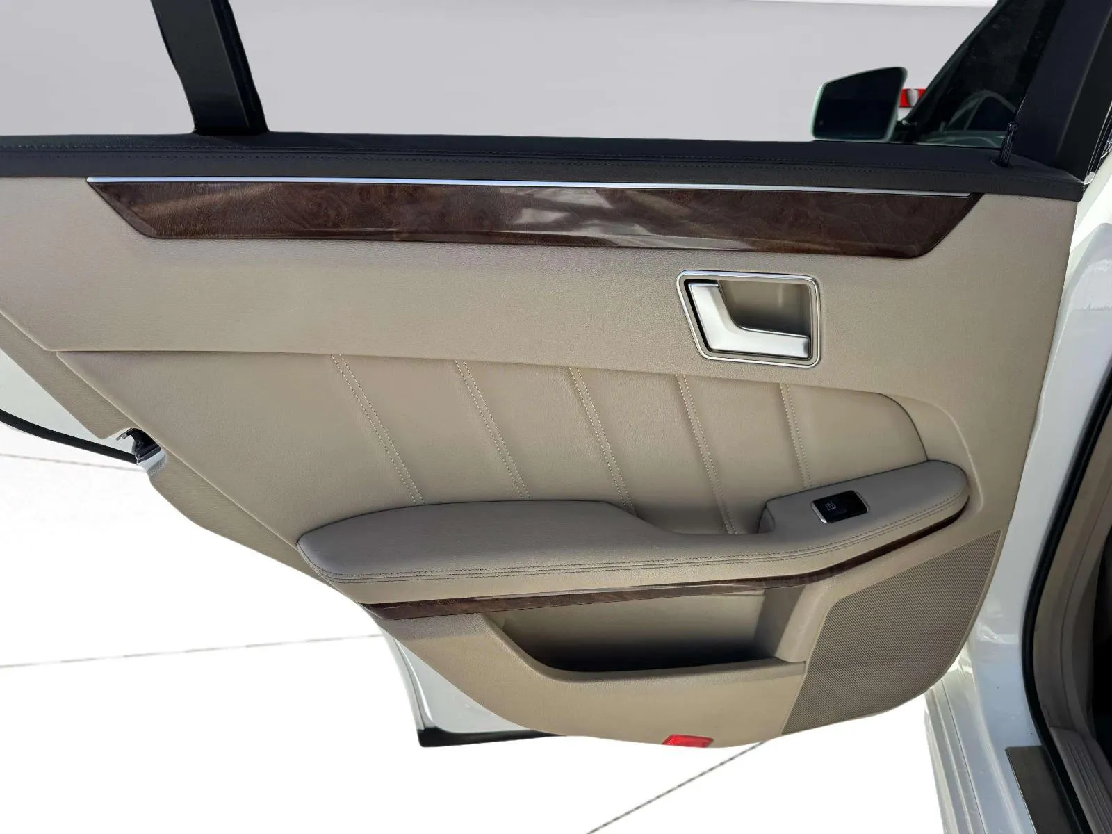 Mercedes-Benz E-Class photo 37