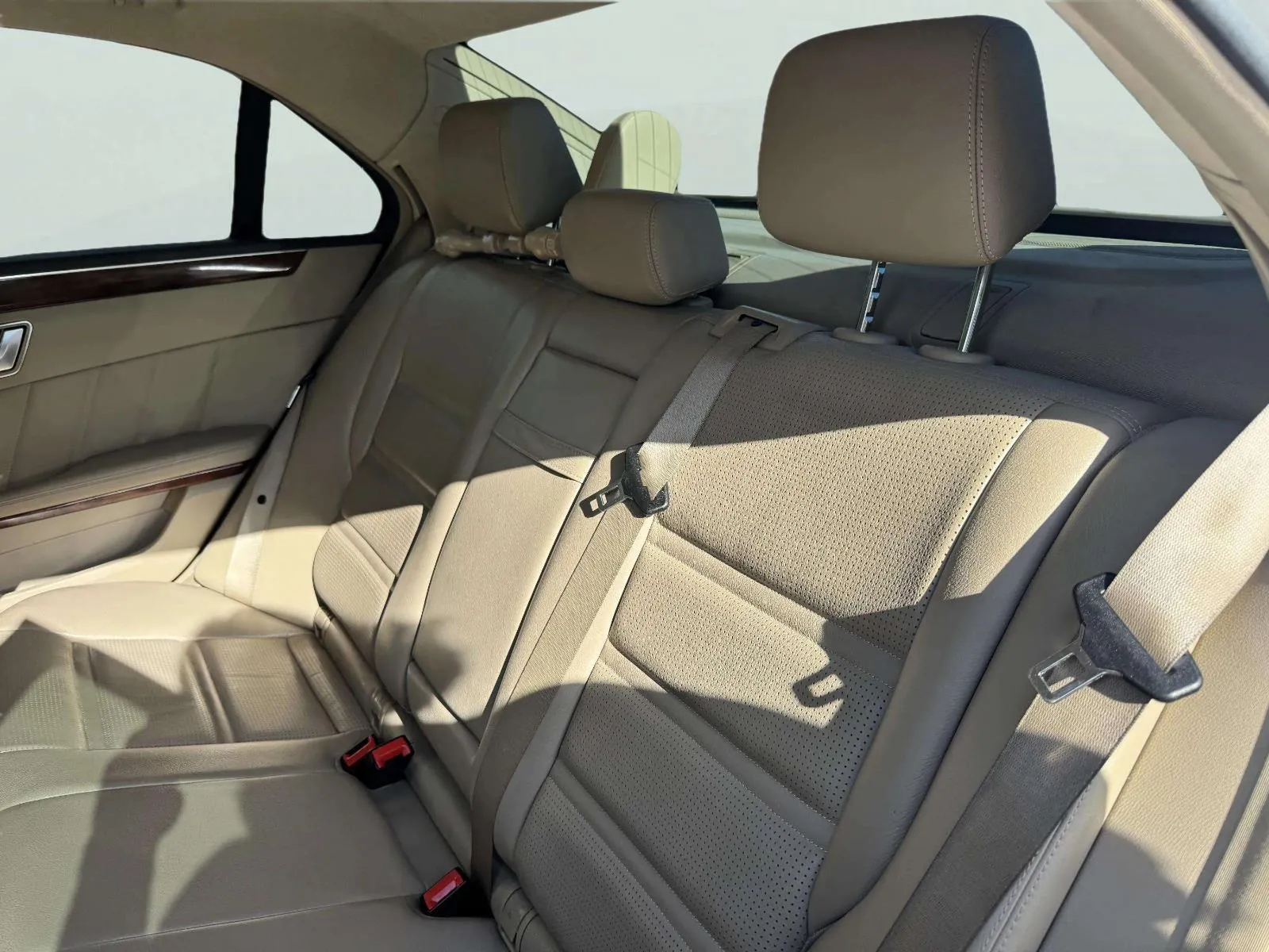 Mercedes-Benz E-Class photo 39