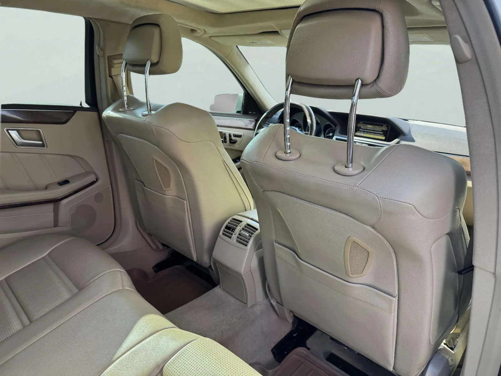 Mercedes-Benz E-Class photo 49