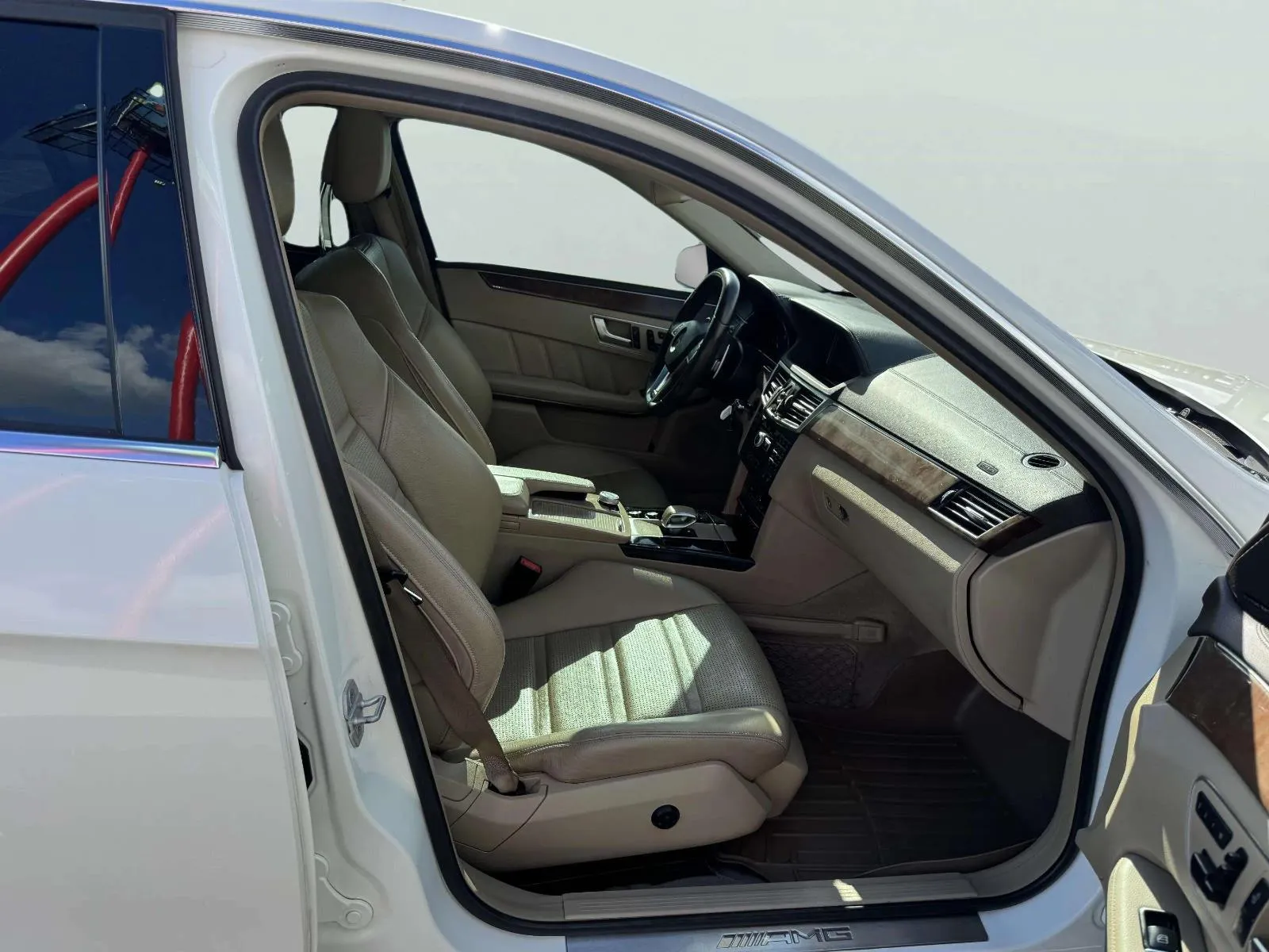 Mercedes-Benz E-Class photo 51
