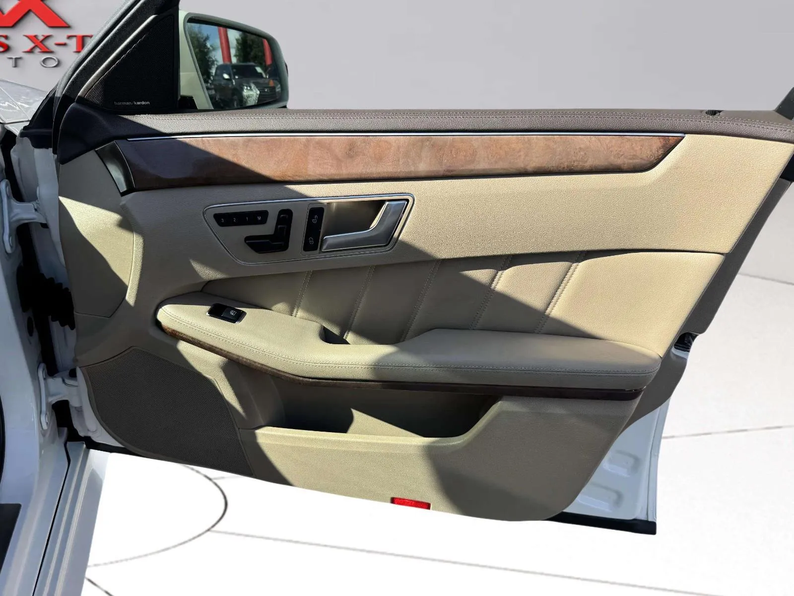 Mercedes-Benz E-Class photo 52