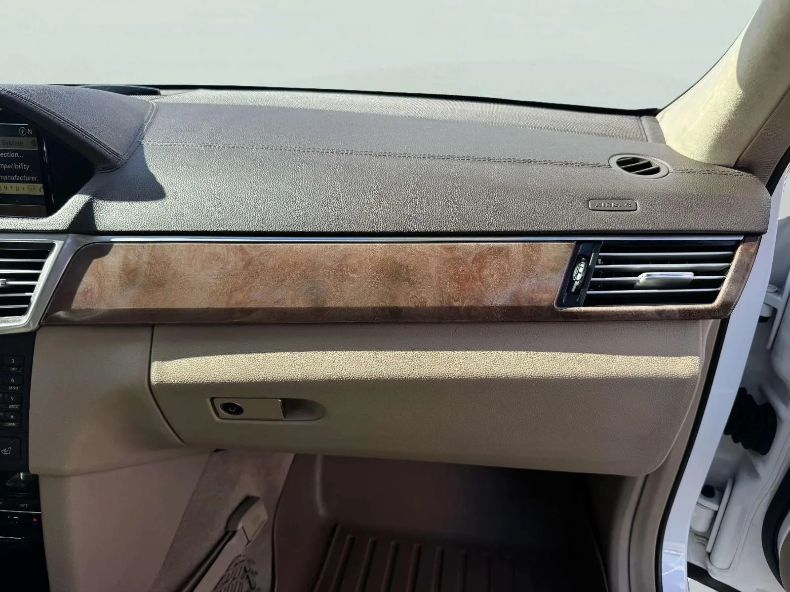 Mercedes-Benz E-Class photo 56