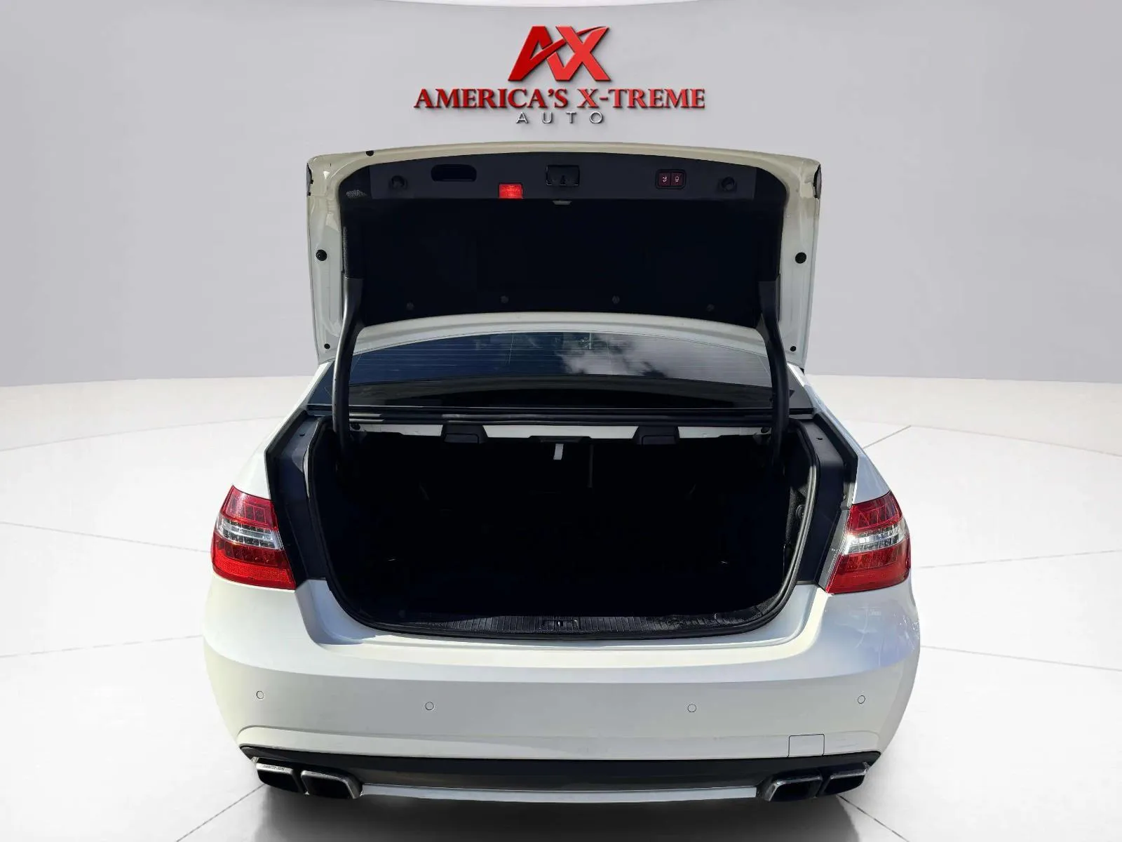 Mercedes-Benz E-Class photo 58