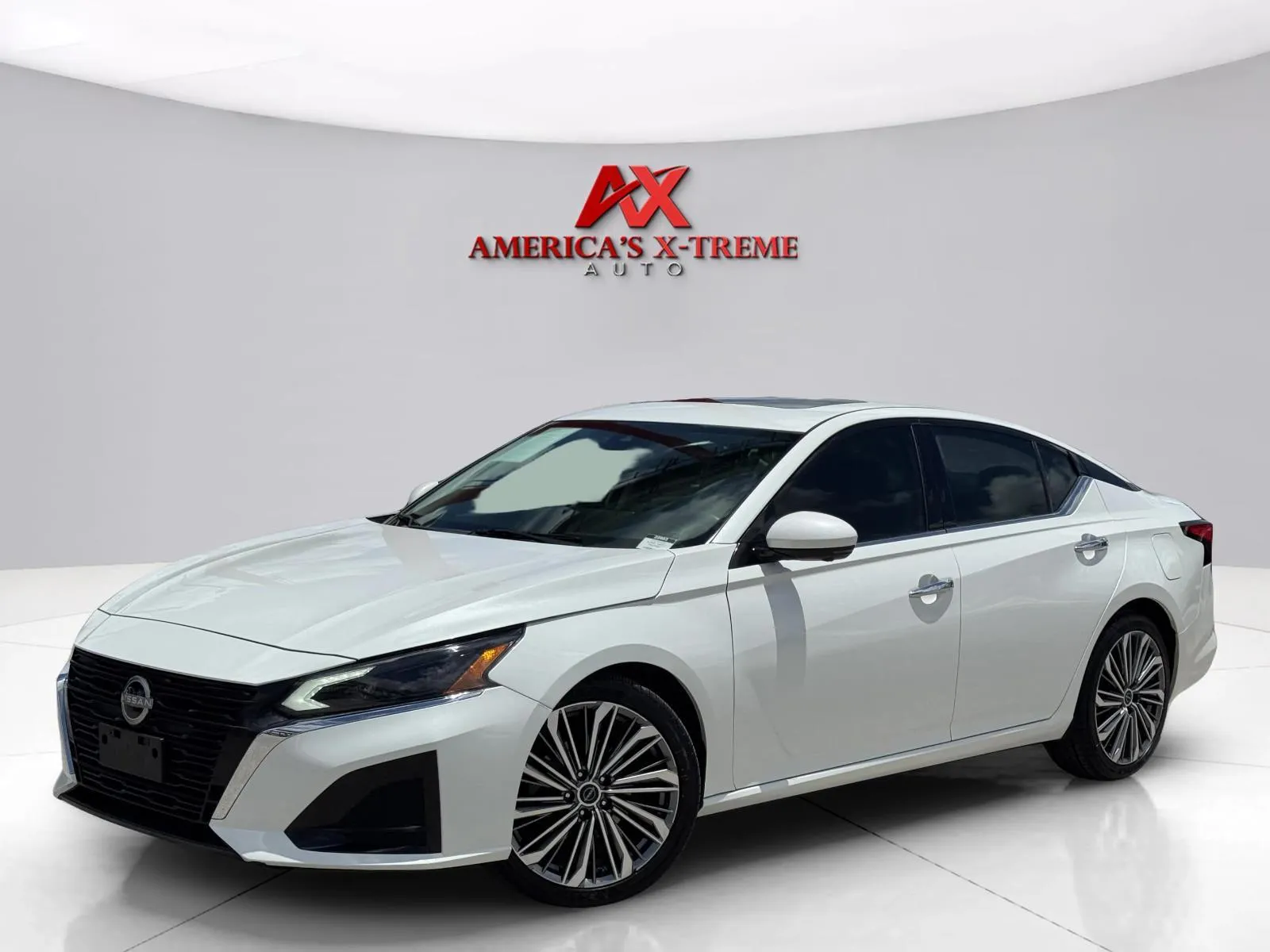 White 2023 Nissan Altima 2.5 SL for sale in Houston, TX