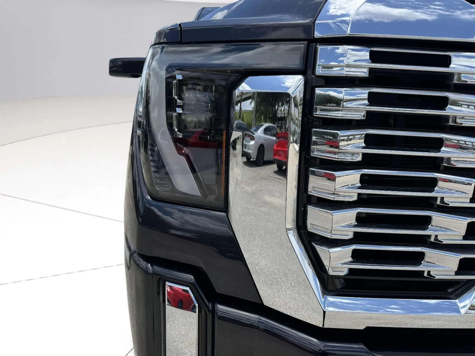 GMC Sierra photo 11