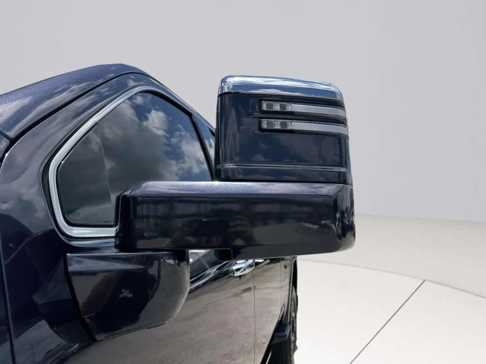 GMC Sierra photo 14