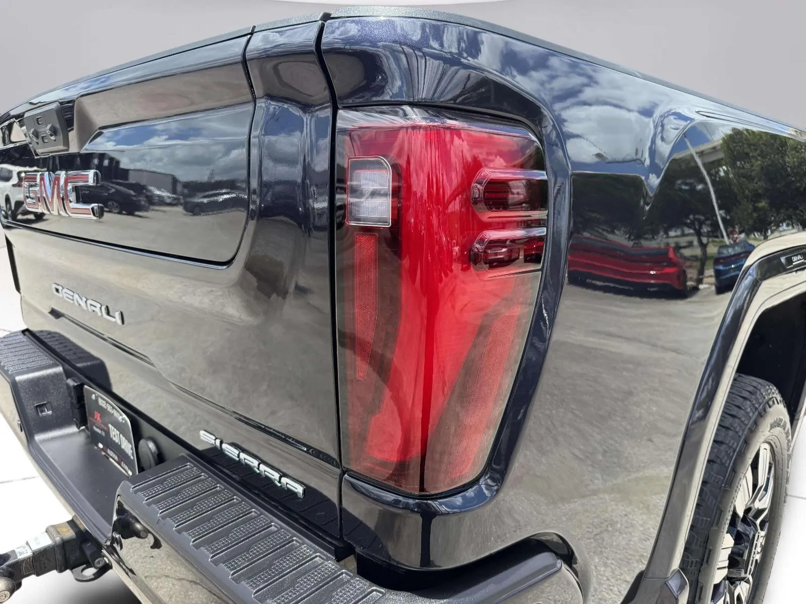 GMC Sierra photo 18