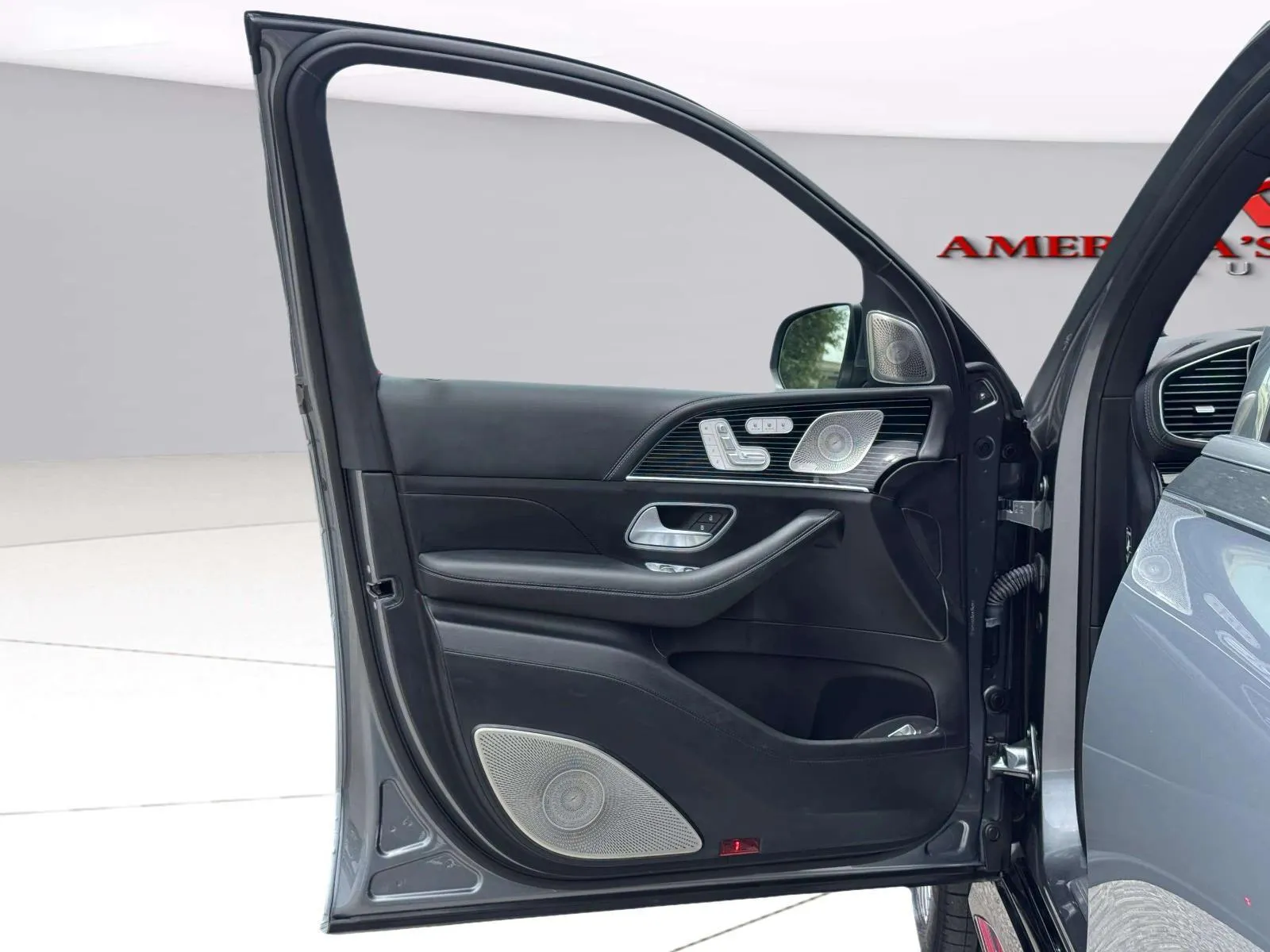Mercedes-Benz GLS photo 30
