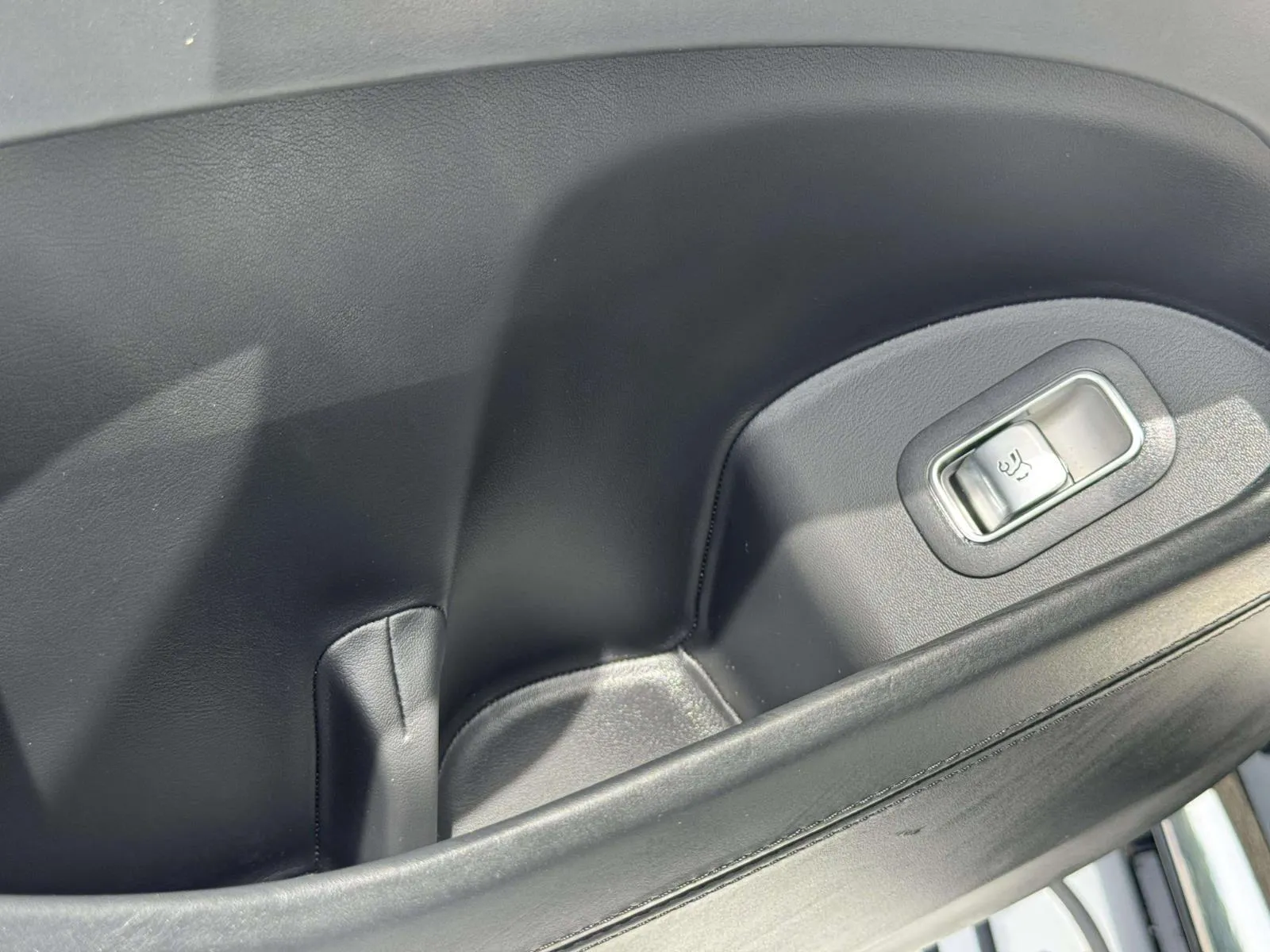 Mercedes-Benz GLS photo 33