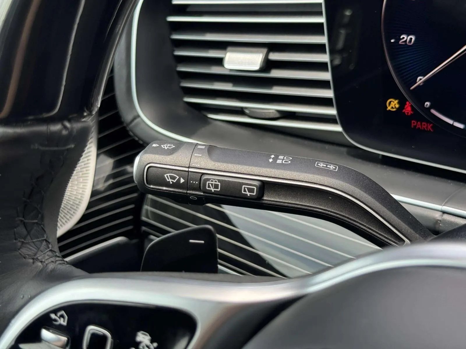 Mercedes-Benz GLS photo 42