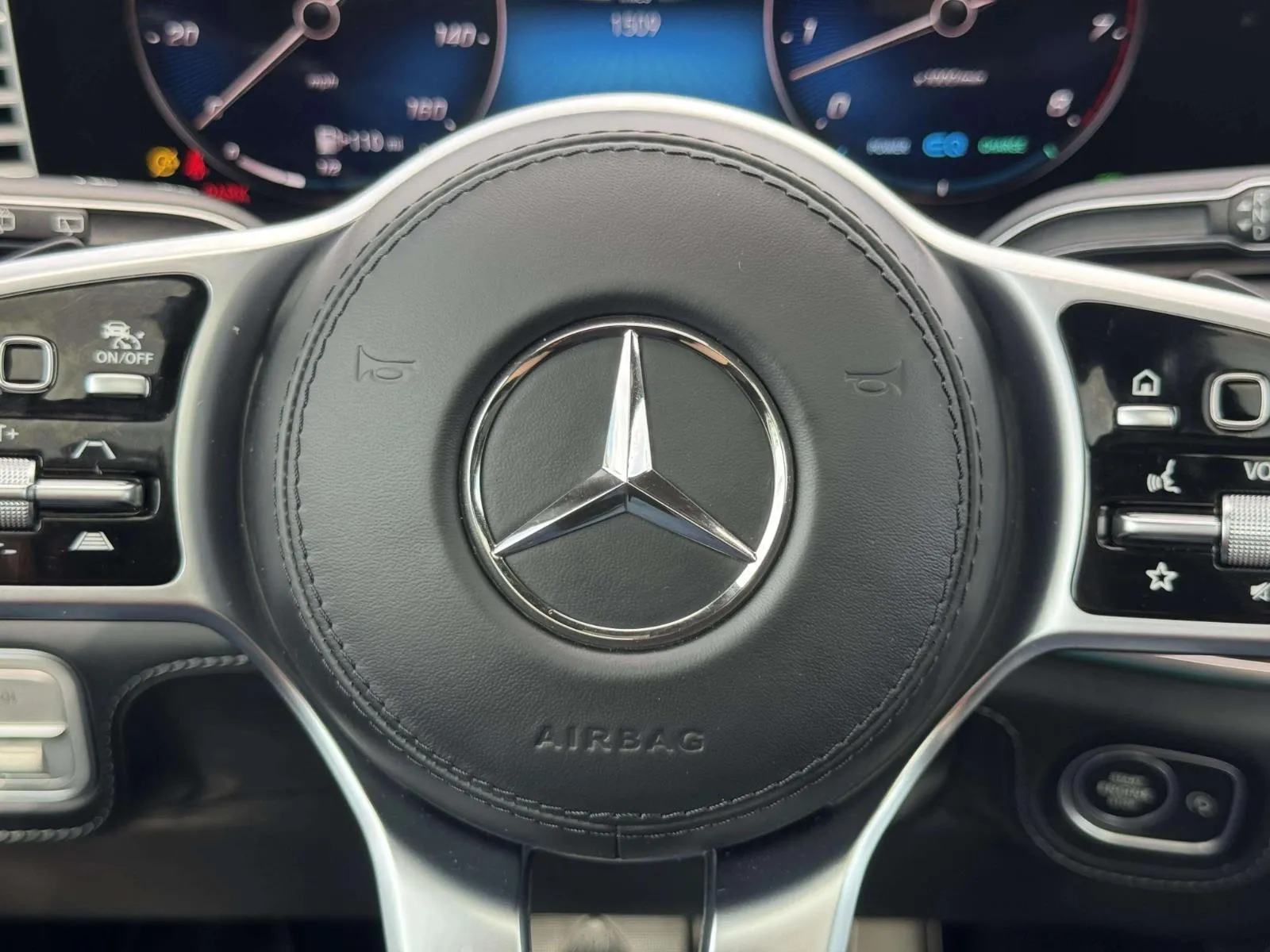 Mercedes-Benz GLS photo 46