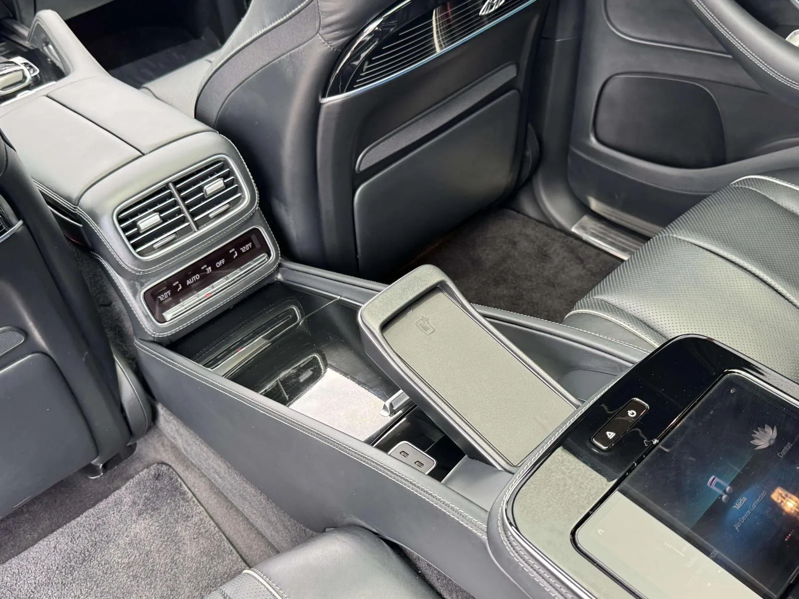 Mercedes-Benz GLS photo 76