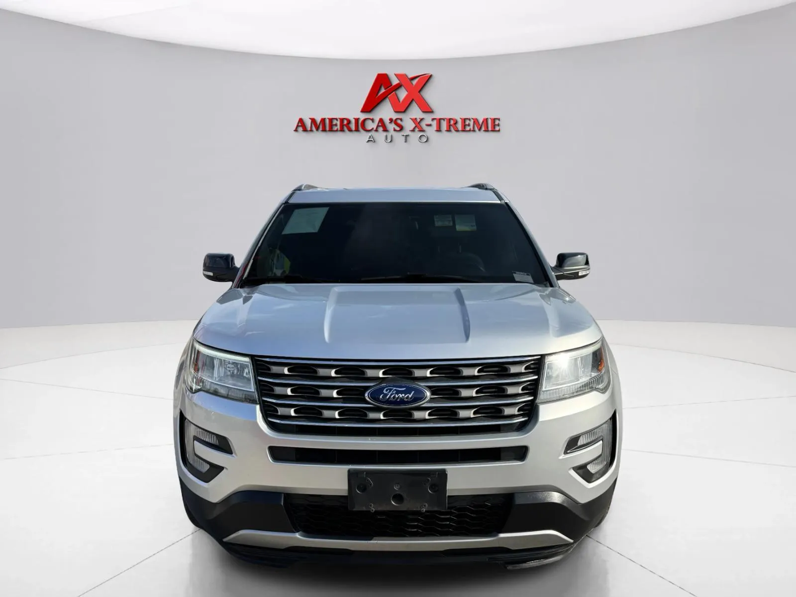 Ford Explorer photo 9
