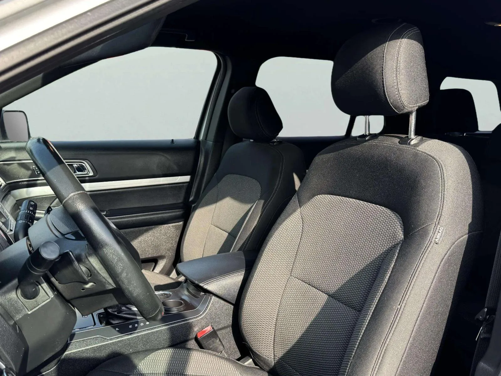Ford Explorer photo 13
