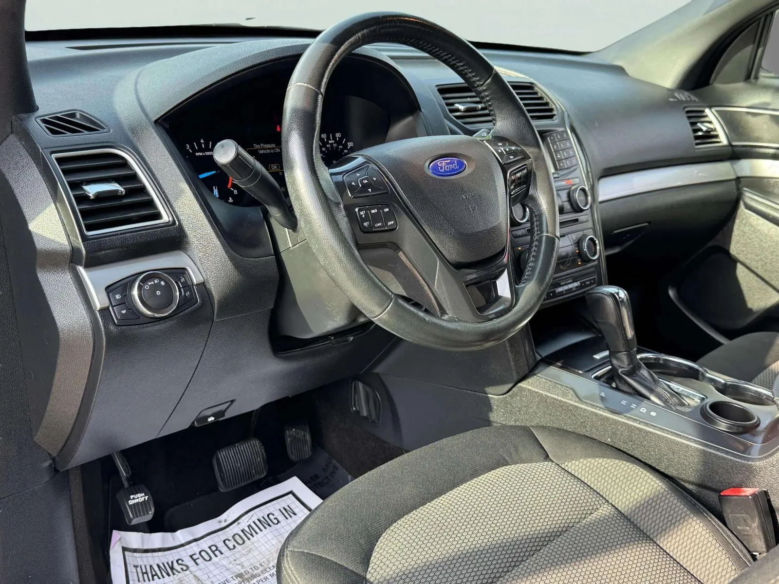 Ford Explorer photo 14