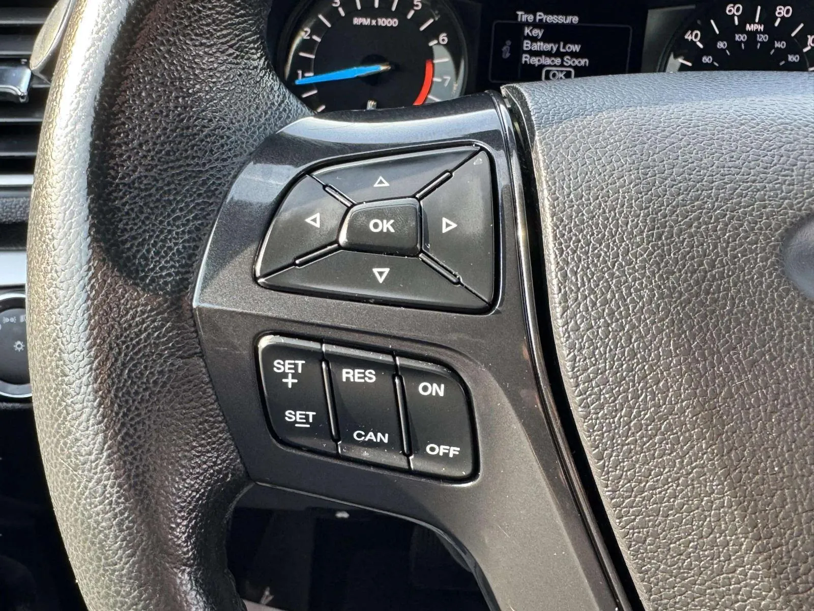 Ford Explorer photo 19