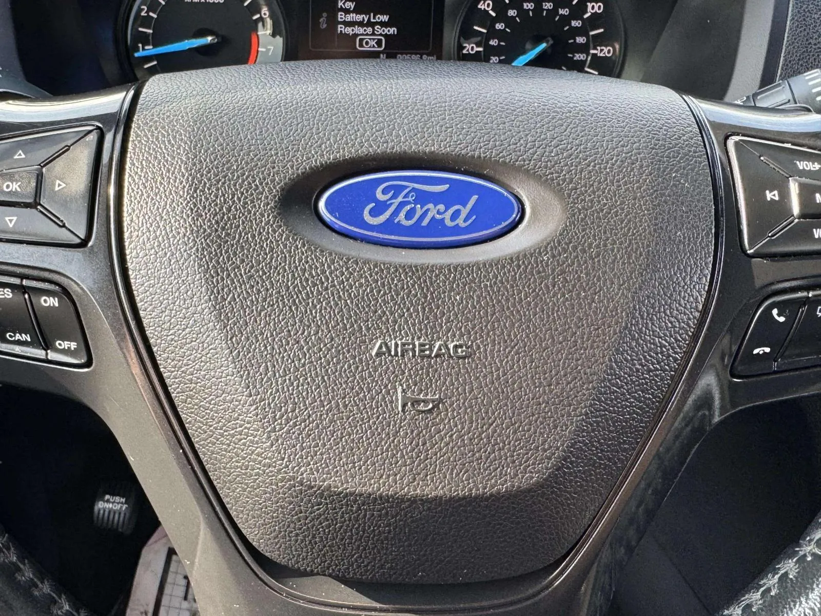 Ford Explorer photo 20