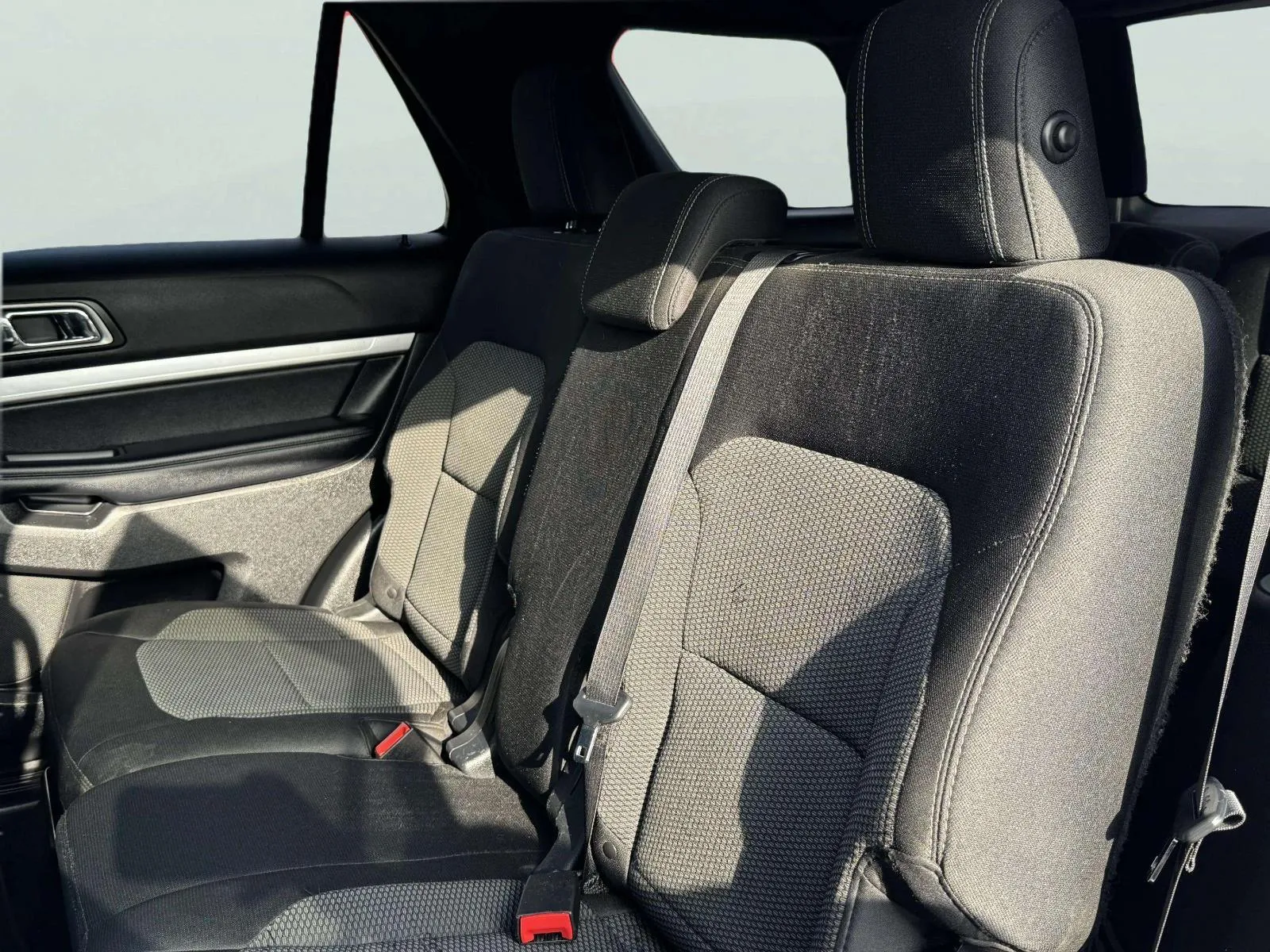 Ford Explorer photo 28