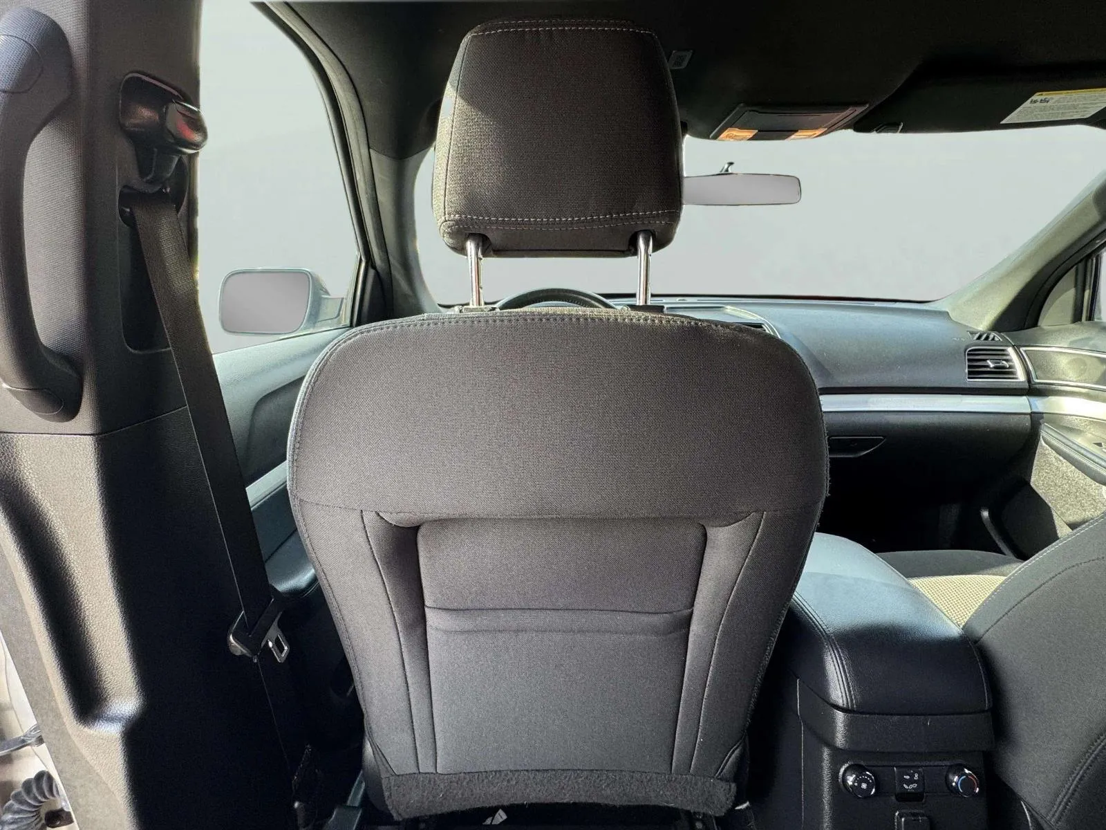 Ford Explorer photo 30