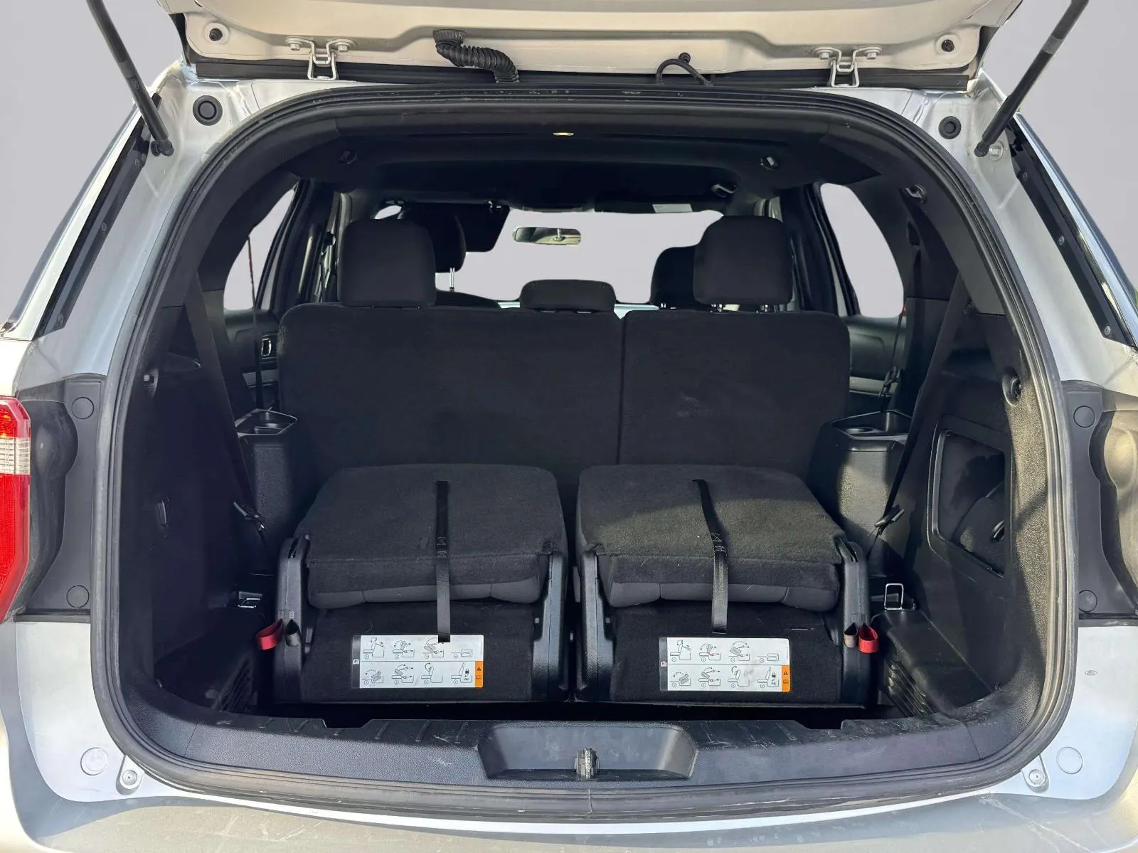 Ford Explorer photo 49