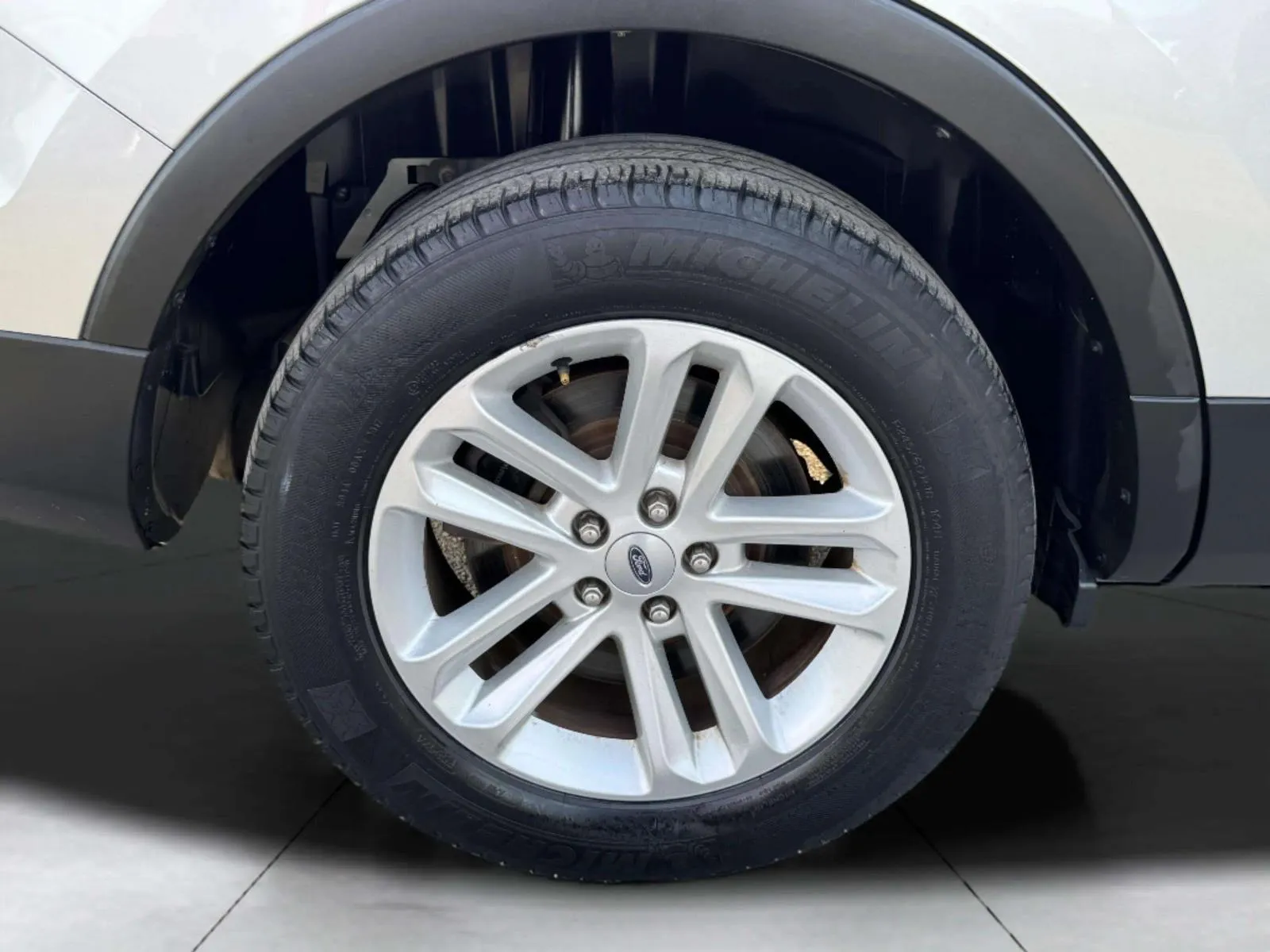Ford Explorer photo 52