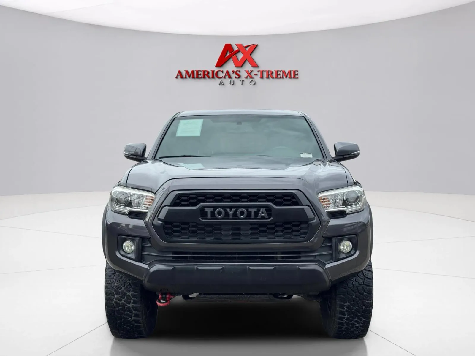 Toyota Tacoma photo 9