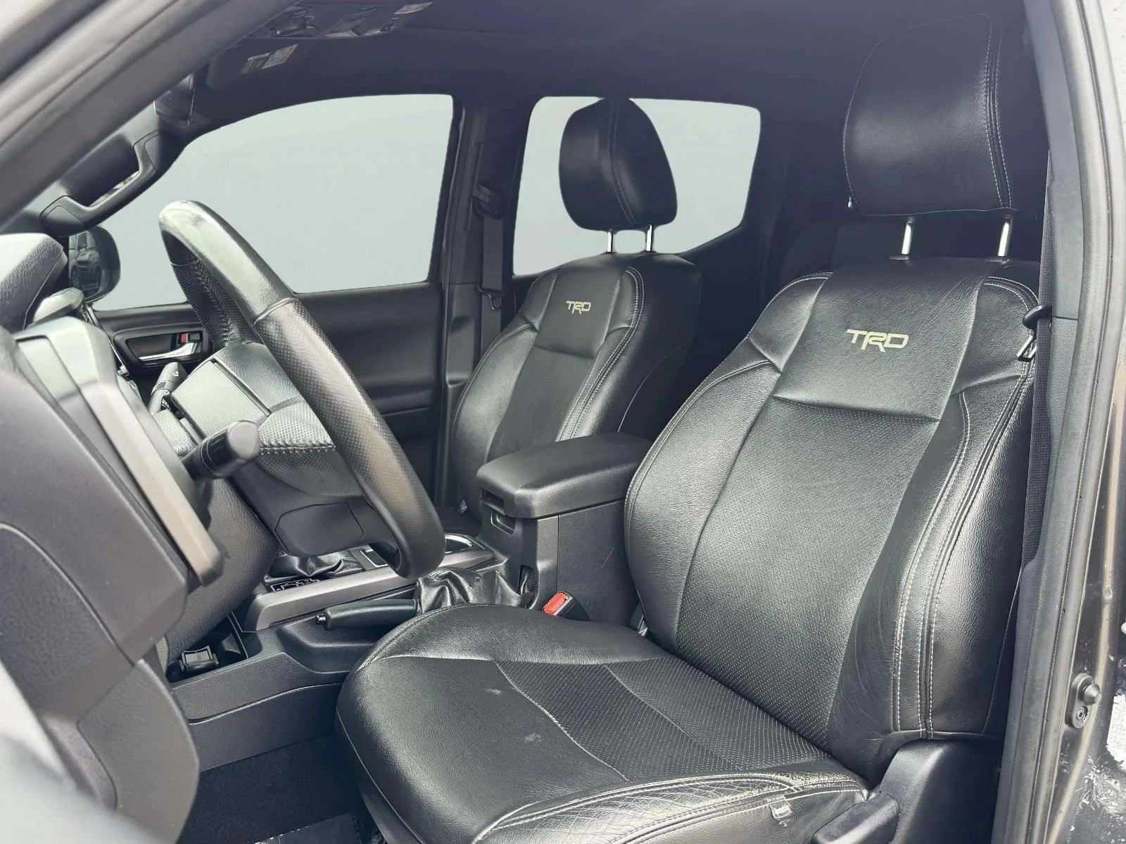 Toyota Tacoma photo 13