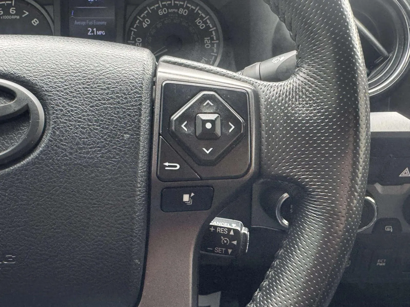 Toyota Tacoma photo 19