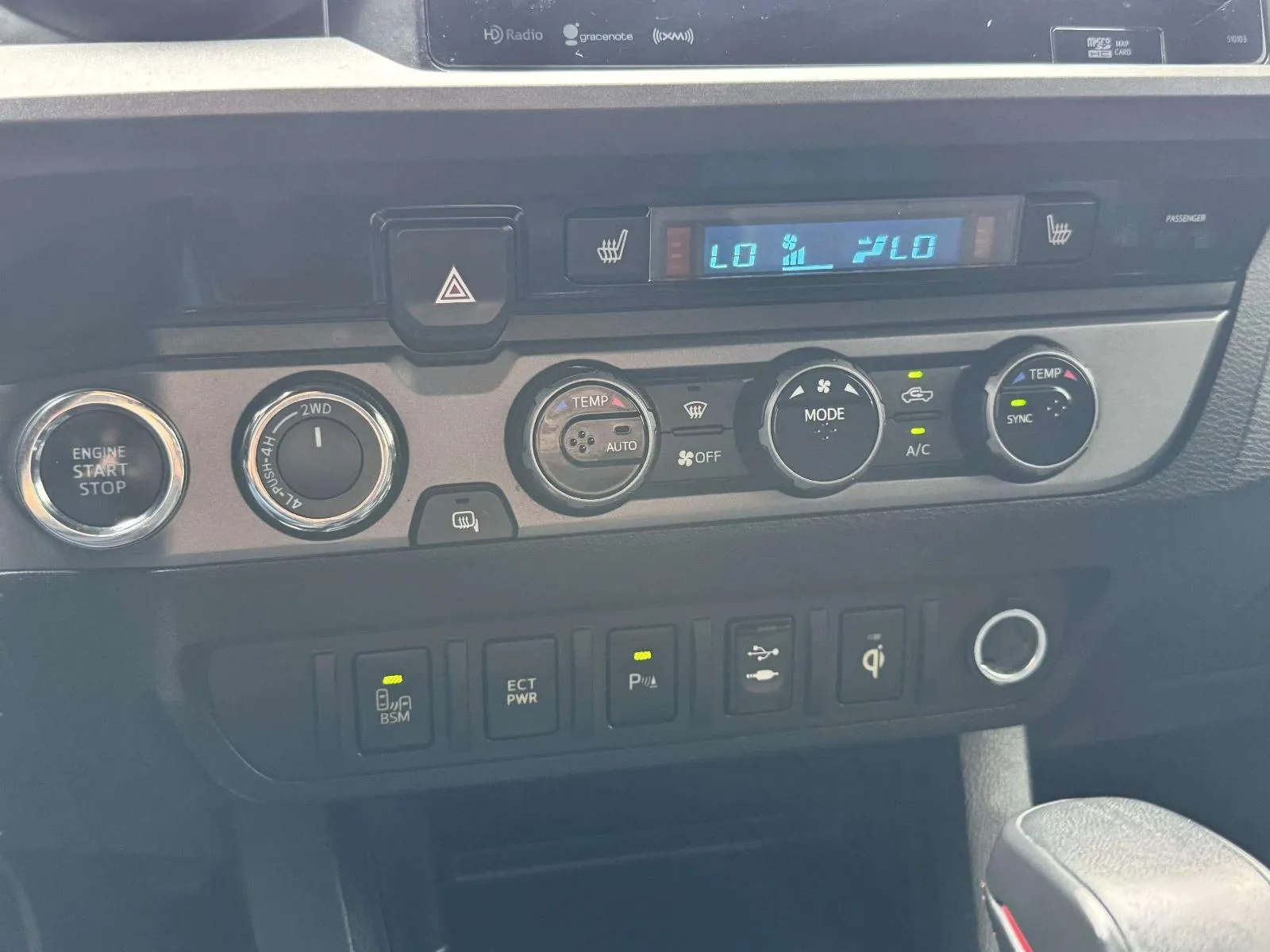 Toyota Tacoma photo 24