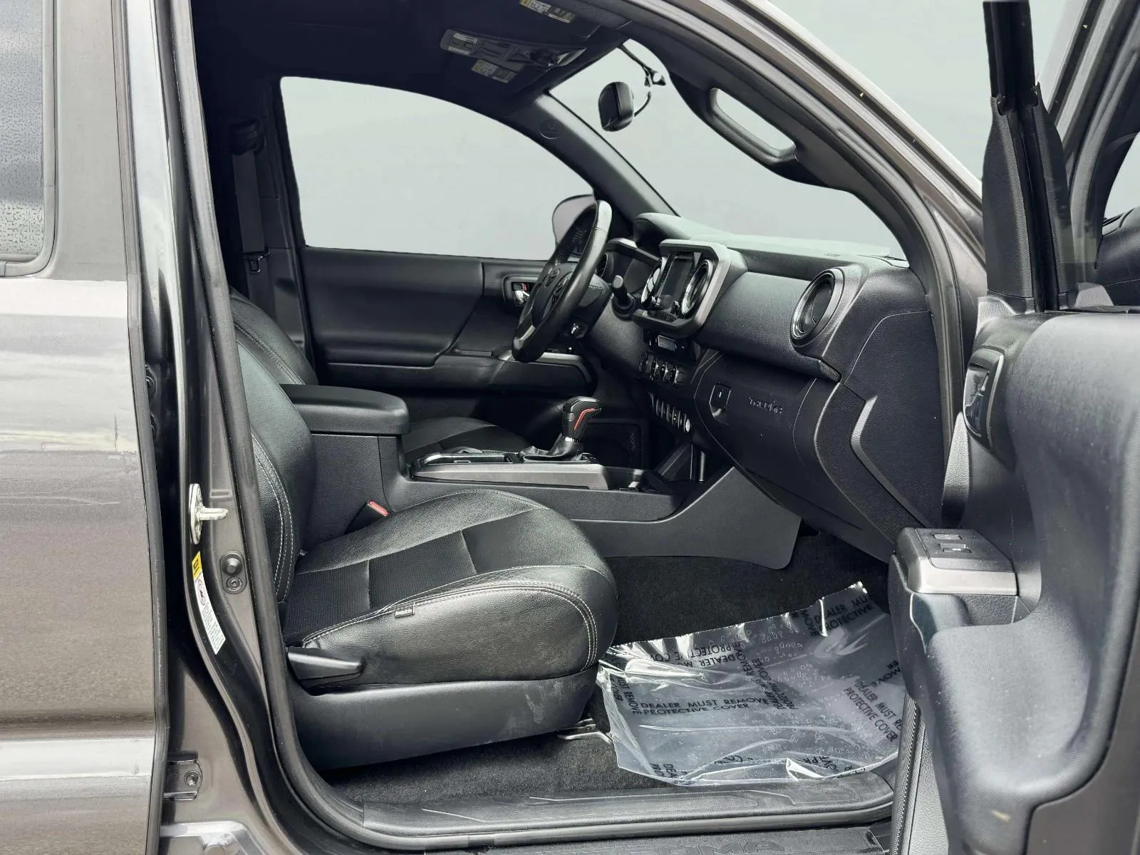 Toyota Tacoma photo 41