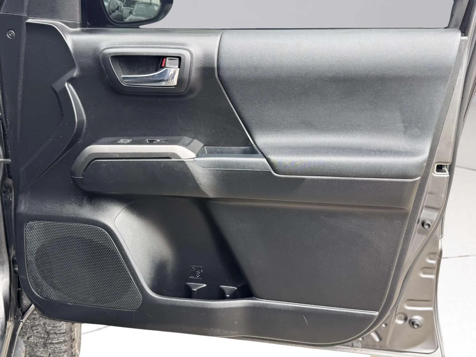 Toyota Tacoma photo 43