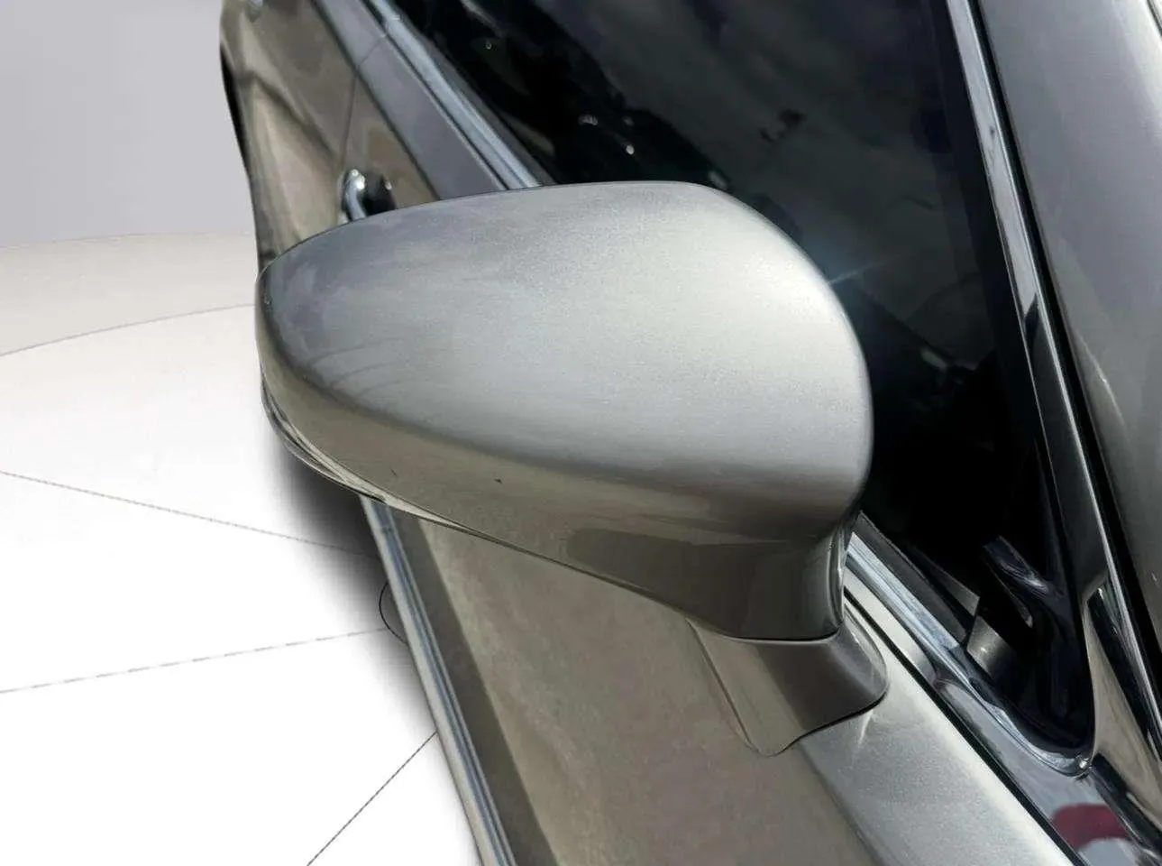 Lexus LS photo 10