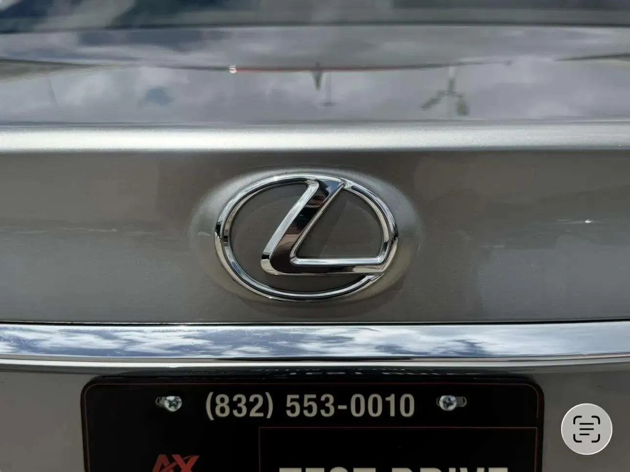 Lexus LS photo 16