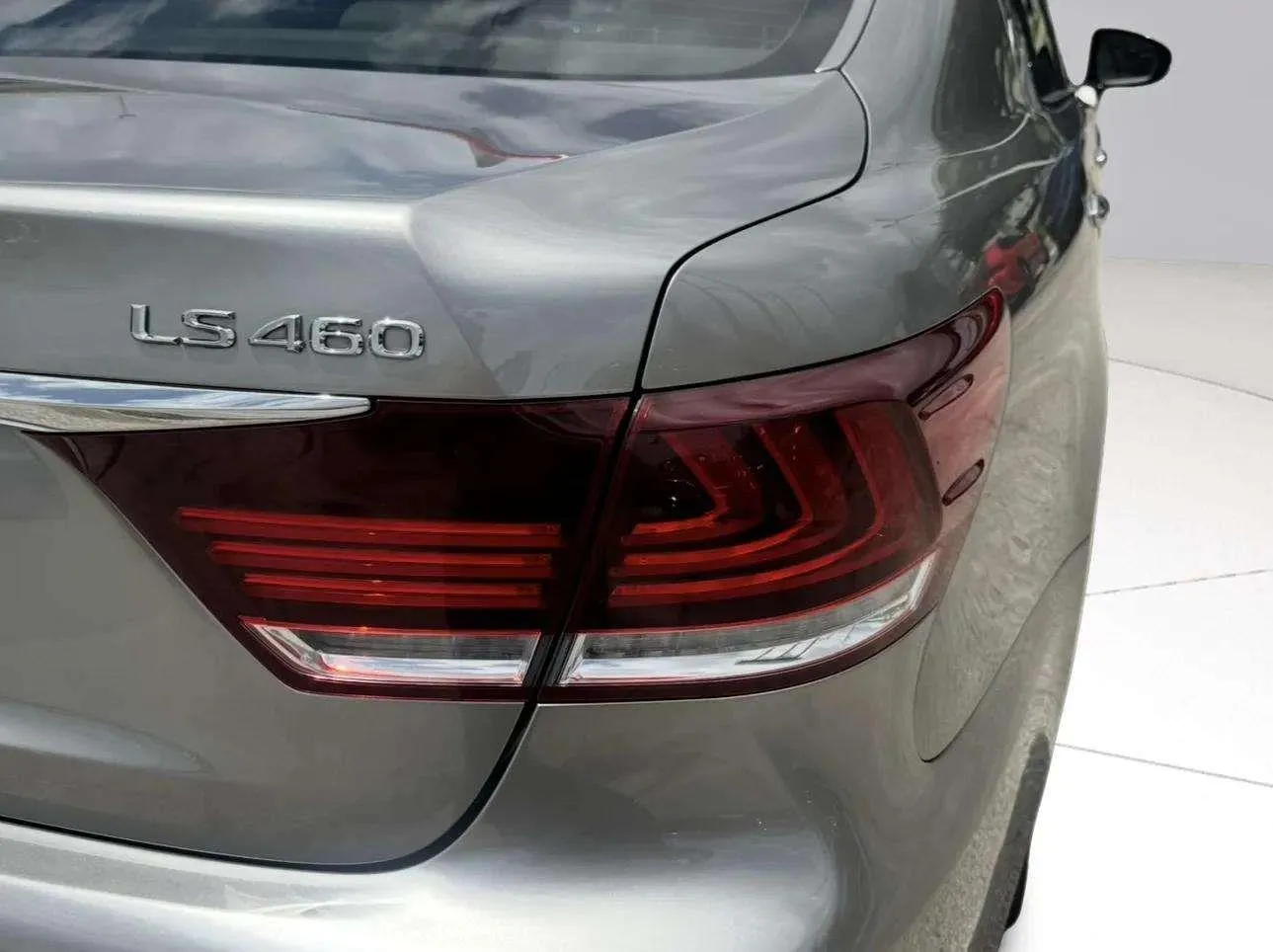 Lexus LS photo 17