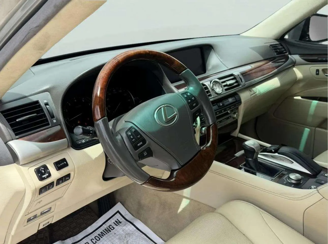 Lexus LS photo 23